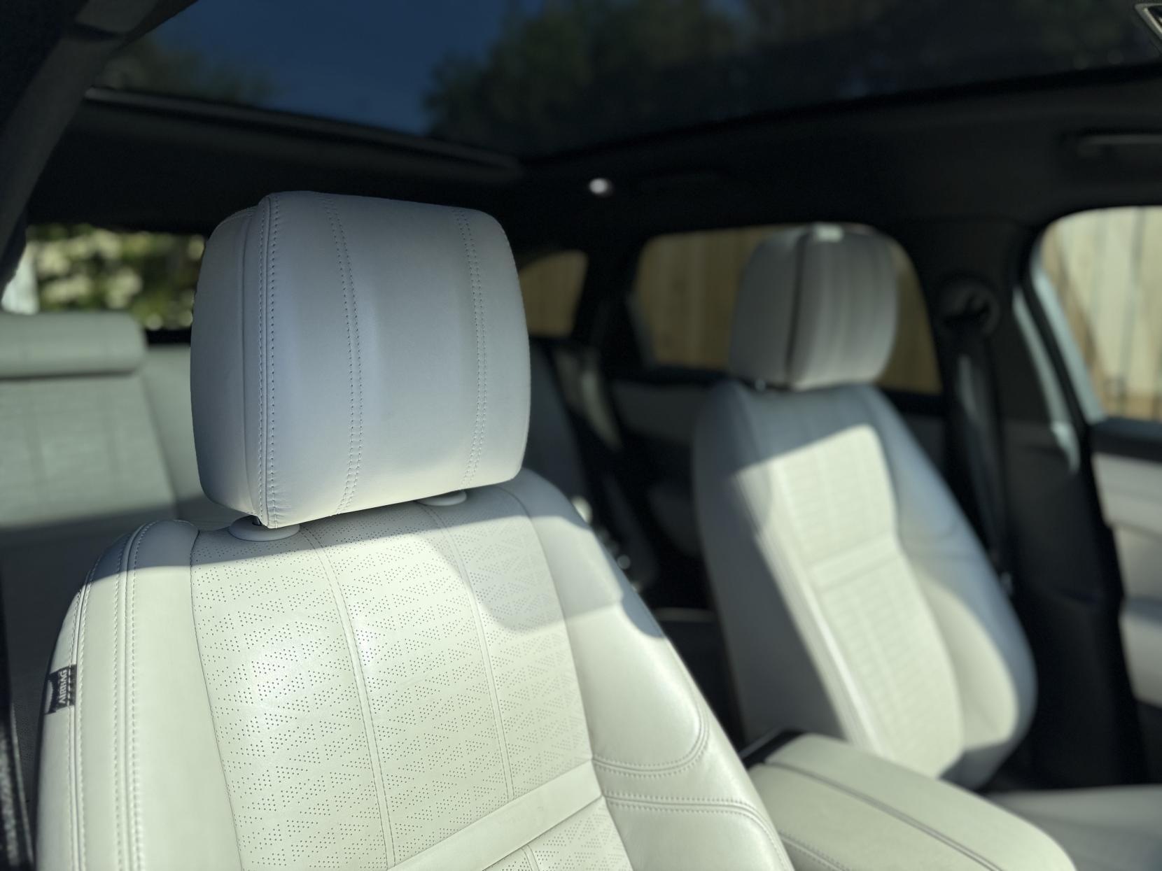 Land Rover Range Rover Velar 3.0 D300 R-Dynamic HSE SUV 5dr Diesel Auto 4WD Euro 6 (s/s) (300 ps)
