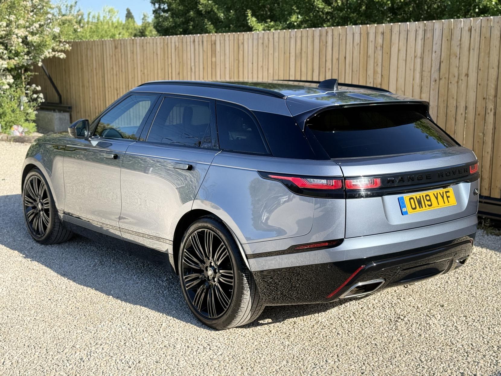 Land Rover Range Rover Velar 3.0 D300 R-Dynamic HSE SUV 5dr Diesel Auto 4WD Euro 6 (s/s) (300 ps)