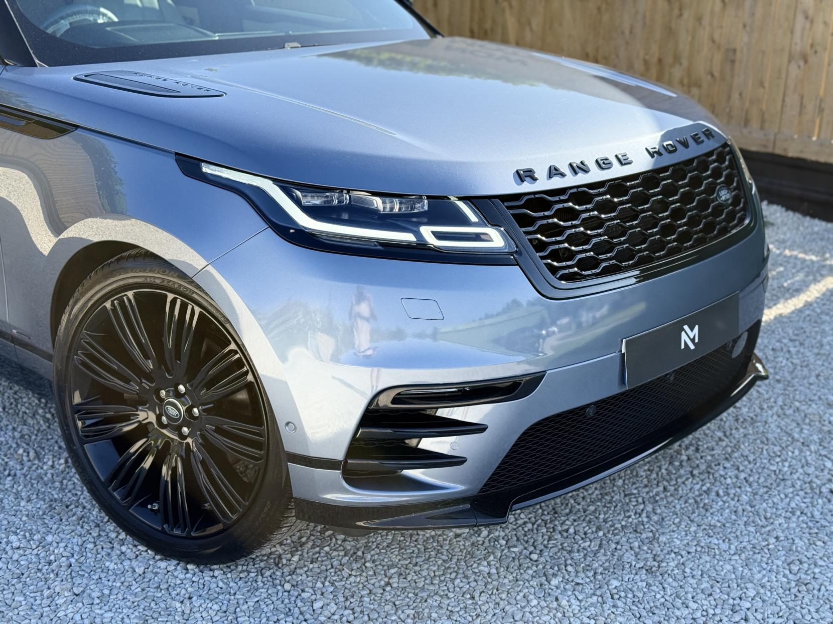Land Rover Range Rover Velar 3.0 D300 R-Dynamic HSE SUV 5dr Diesel Auto 4WD Euro 6 (s/s) (300 ps)