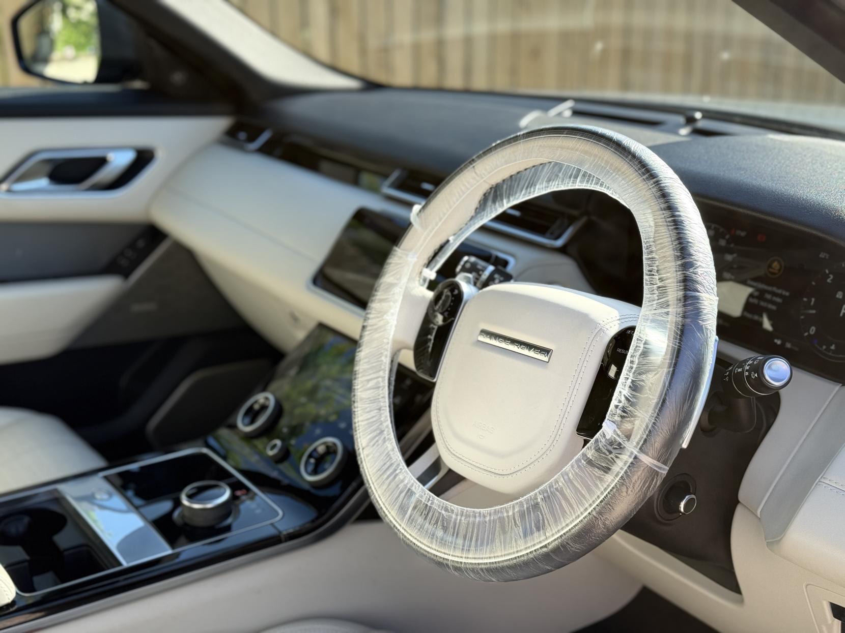Land Rover Range Rover Velar 3.0 D300 R-Dynamic HSE SUV 5dr Diesel Auto 4WD Euro 6 (s/s) (300 ps)