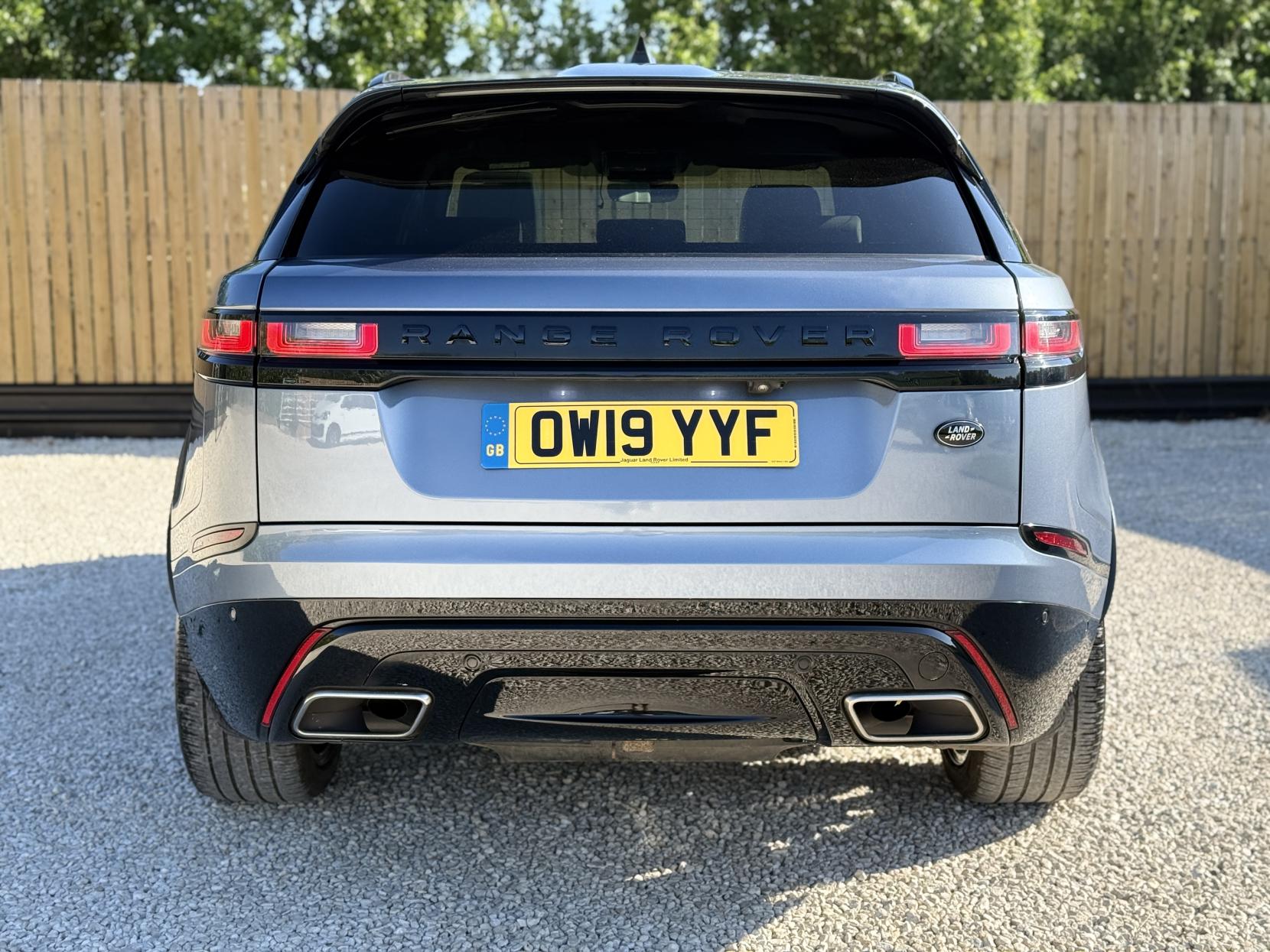 Land Rover Range Rover Velar 3.0 D300 R-Dynamic HSE SUV 5dr Diesel Auto 4WD Euro 6 (s/s) (300 ps)