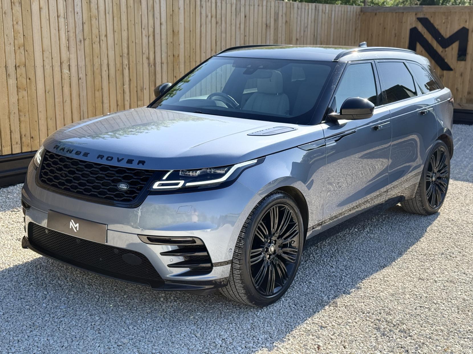 Land Rover Range Rover Velar 3.0 D300 R-Dynamic HSE SUV 5dr Diesel Auto 4WD Euro 6 (s/s) (300 ps)