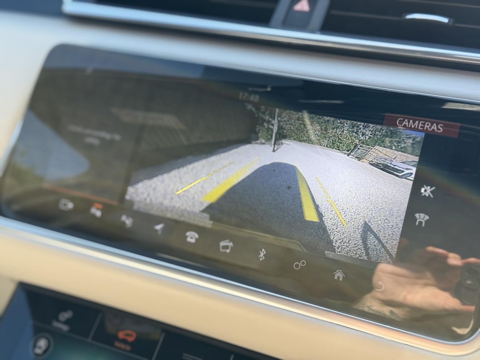 Land Rover Range Rover Velar 3.0 D300 R-Dynamic HSE SUV 5dr Diesel Auto 4WD Euro 6 (s/s) (300 ps)