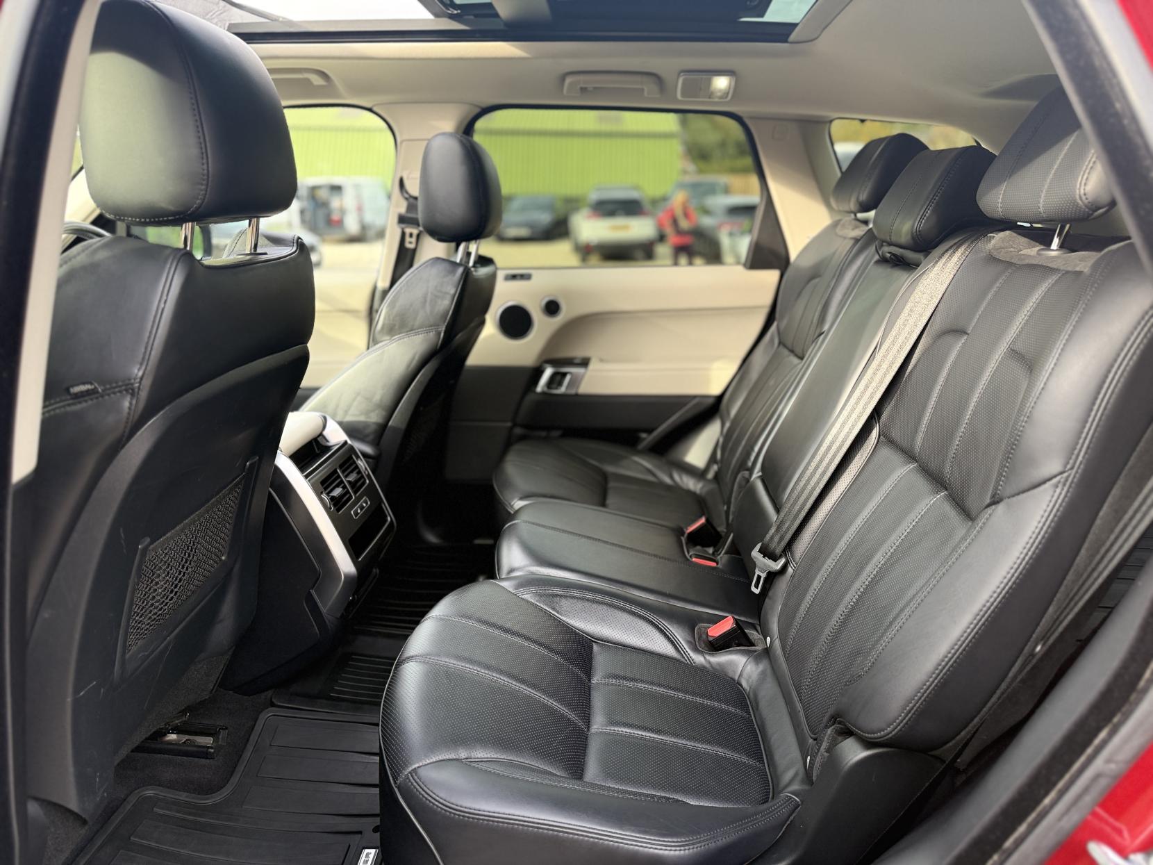 Land Rover Range Rover Sport 3.0 SD V6 HSE Dynamic SUV 5dr Diesel Auto 4WD Euro 6 (s/s) (306 ps)