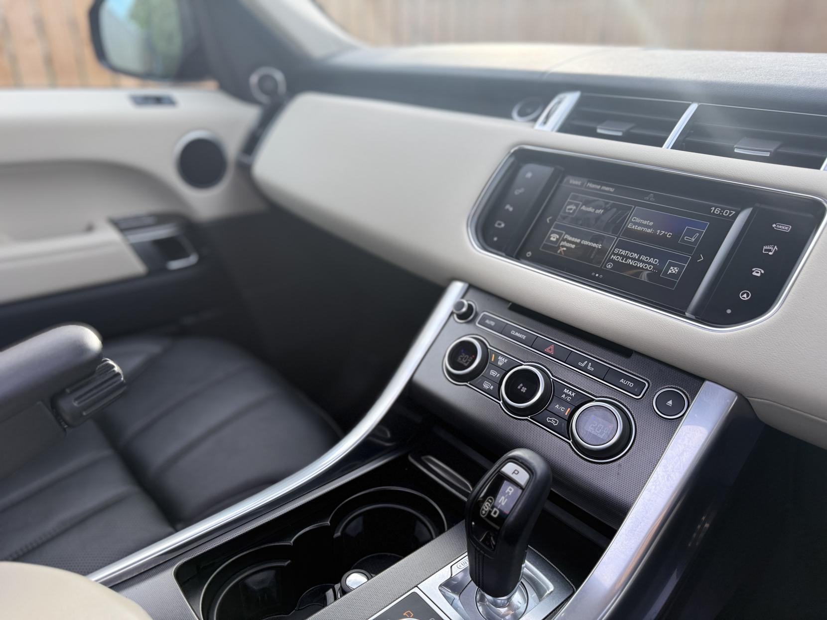 Land Rover Range Rover Sport 3.0 SD V6 HSE Dynamic SUV 5dr Diesel Auto 4WD Euro 6 (s/s) (306 ps)
