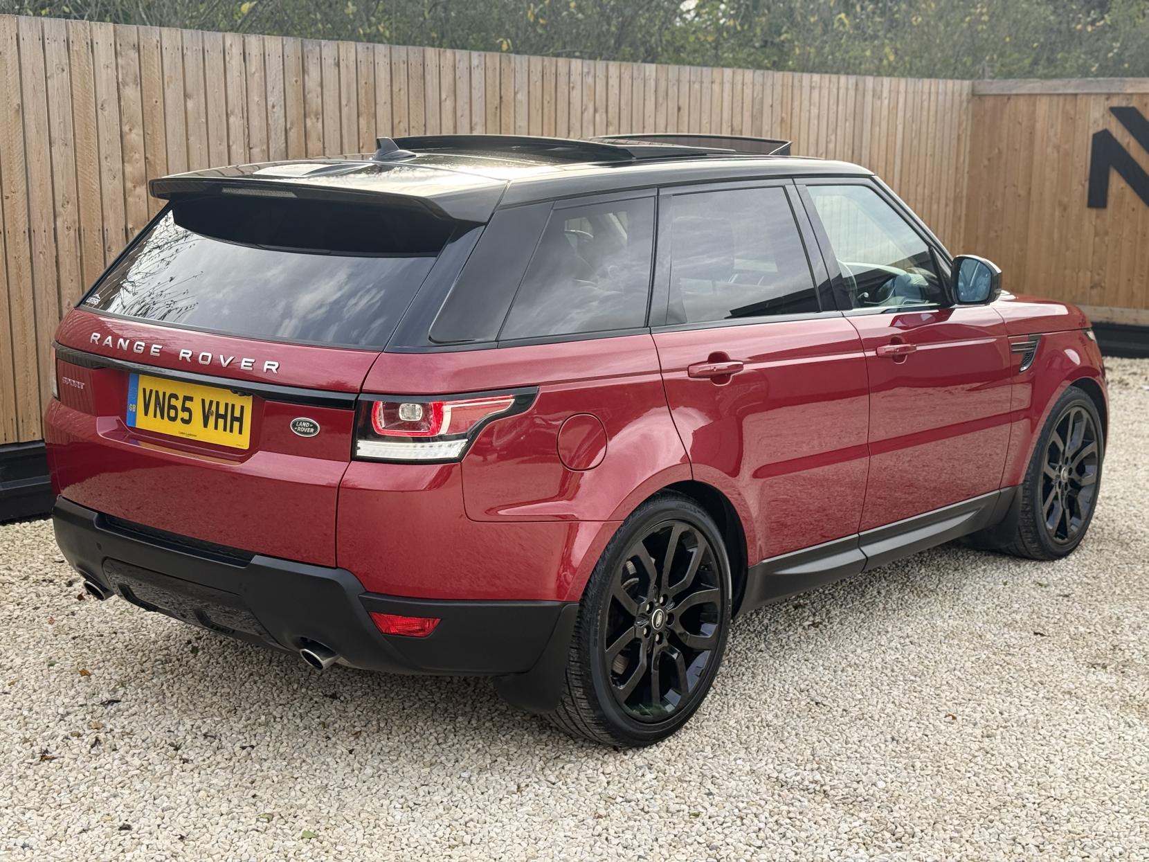 Land Rover Range Rover Sport 3.0 SD V6 HSE Dynamic SUV 5dr Diesel Auto 4WD Euro 6 (s/s) (306 ps)