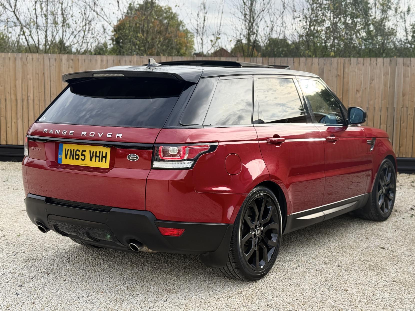 Land Rover Range Rover Sport 3.0 SD V6 HSE Dynamic SUV 5dr Diesel Auto 4WD Euro 6 (s/s) (306 ps)