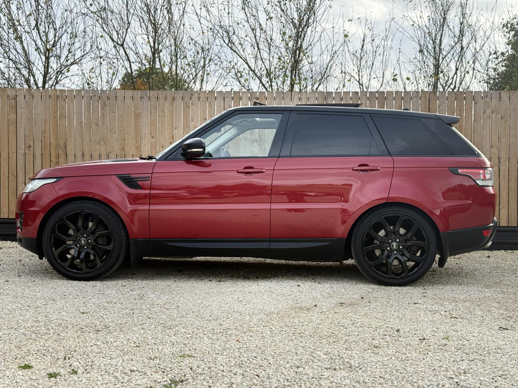 Land Rover Range Rover Sport 3.0 SD V6 HSE Dynamic SUV 5dr Diesel Auto 4WD Euro 6 (s/s) (306 ps)