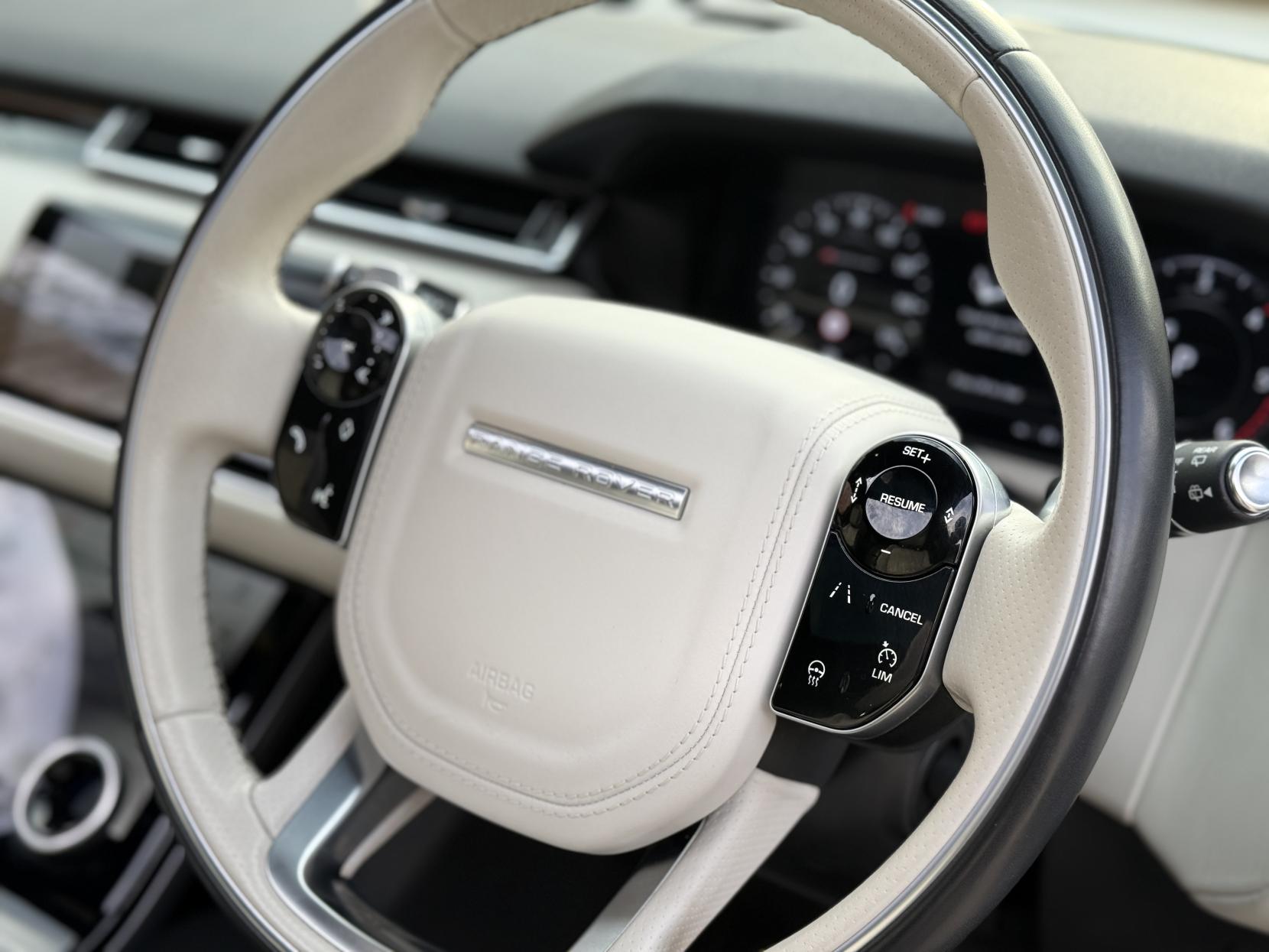 Land Rover Range Rover Velar 3.0 D300 R-Dynamic HSE SUV 5dr Diesel Auto 4WD Euro 6 (s/s) (300 ps)