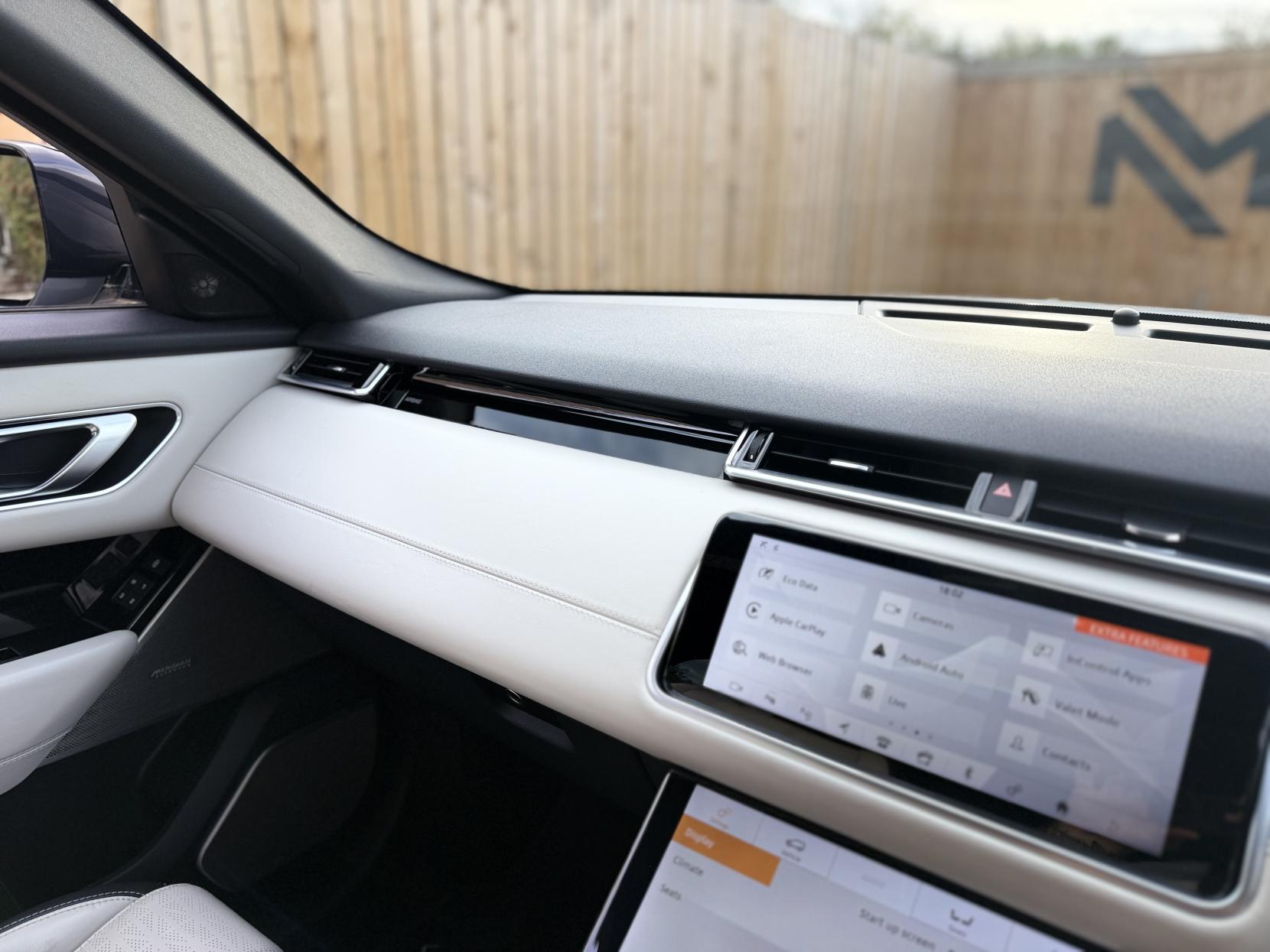 Land Rover Range Rover Velar 3.0 D300 R-Dynamic HSE SUV 5dr Diesel Auto 4WD Euro 6 (s/s) (300 ps)
