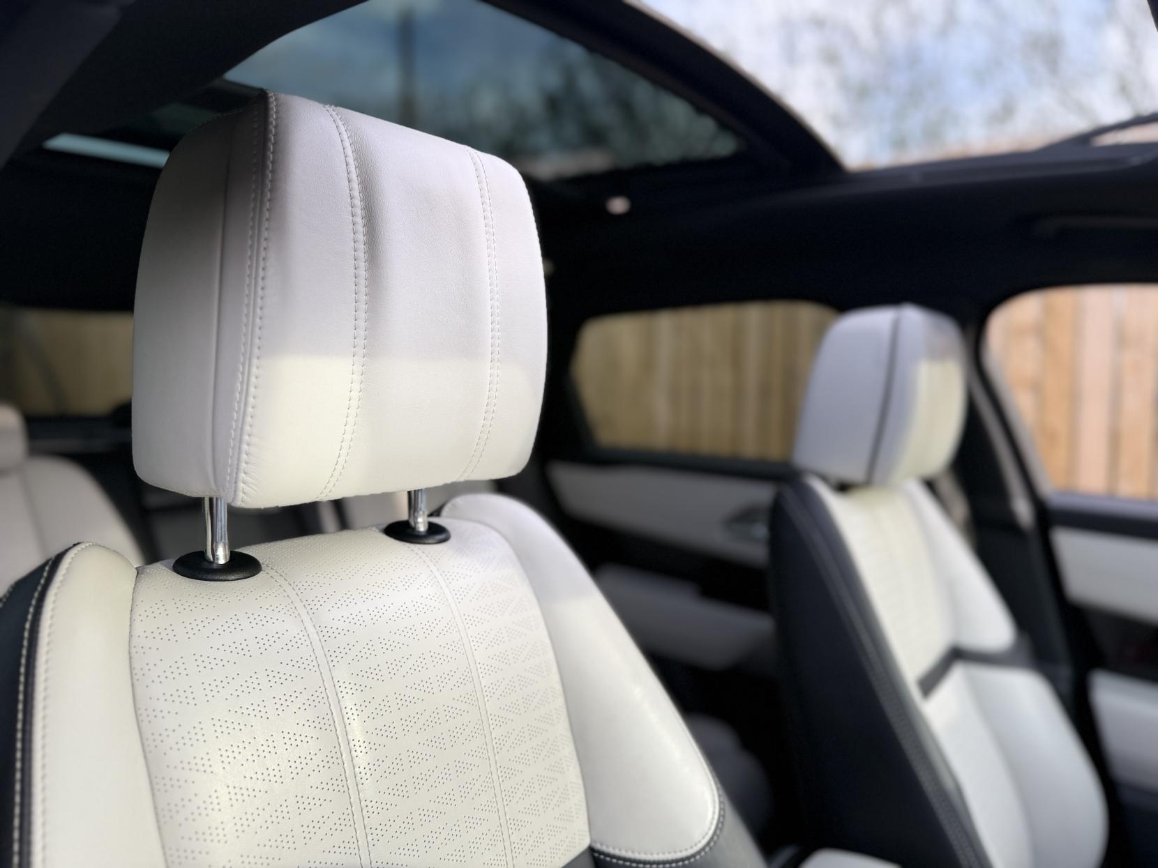 Land Rover Range Rover Velar 3.0 D300 R-Dynamic HSE SUV 5dr Diesel Auto 4WD Euro 6 (s/s) (300 ps)