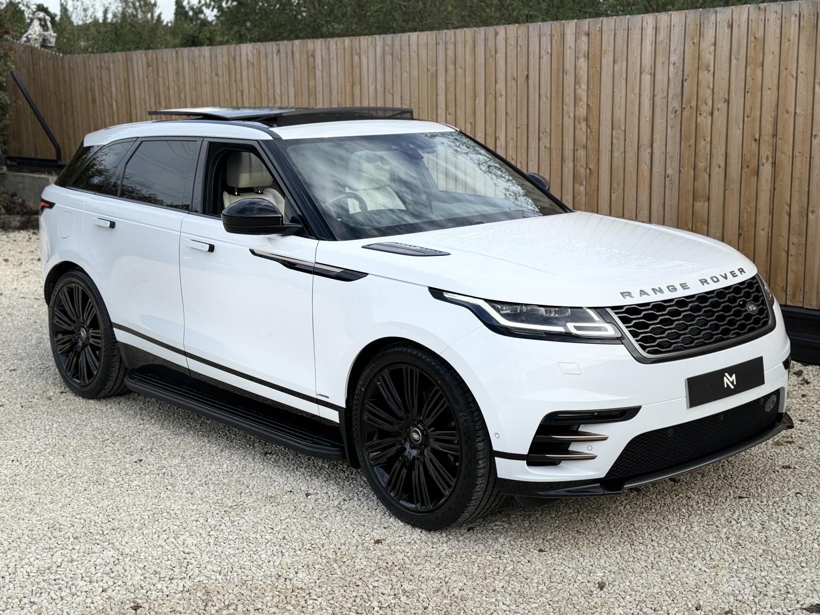 Land Rover Range Rover Velar 3.0 D300 R-Dynamic HSE SUV 5dr Diesel Auto 4WD Euro 6 (s/s) (300 ps)