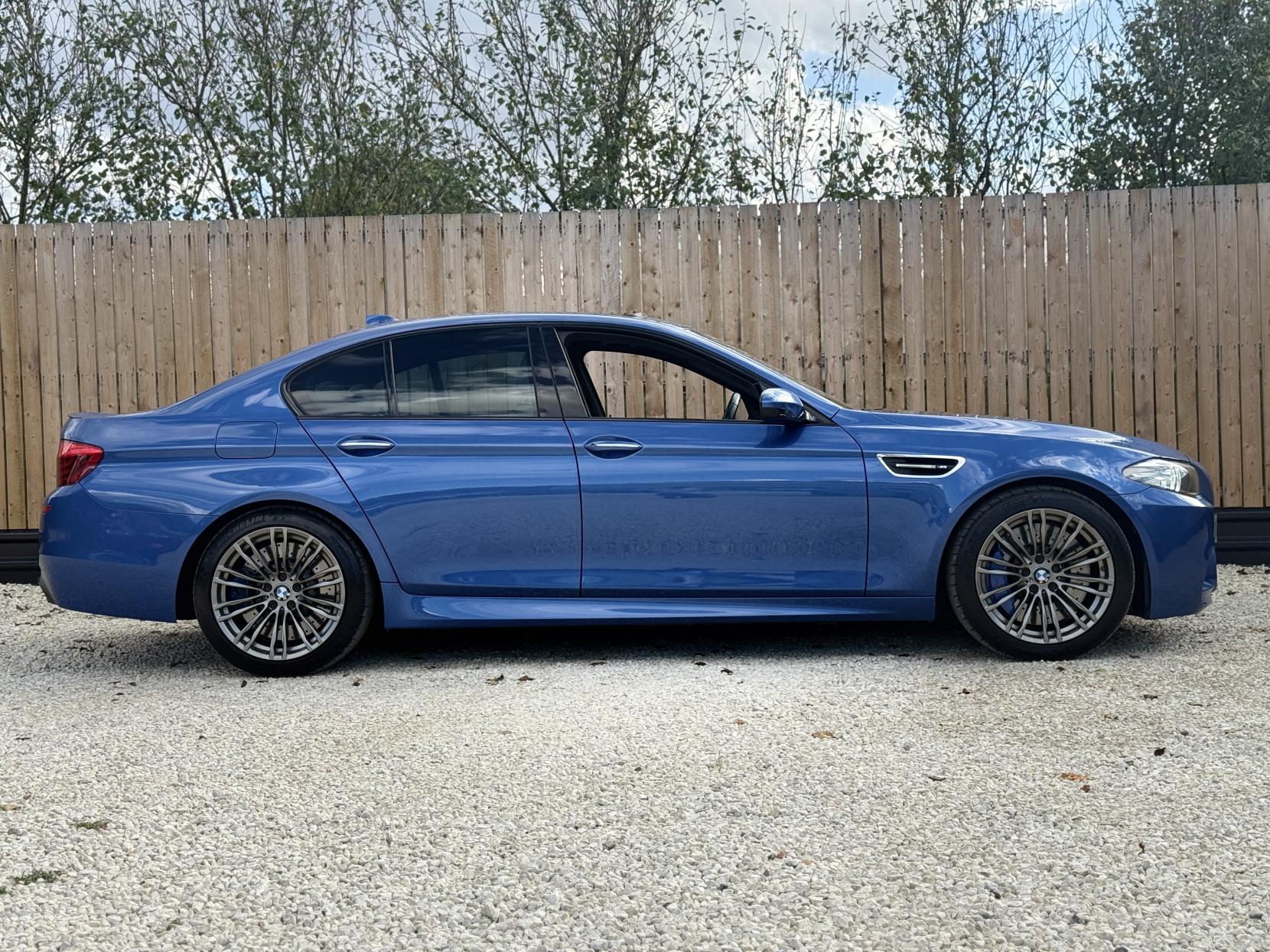 BMW M5 4.4 V8 Saloon 4dr Petrol DCT Euro 6 (s/s) (560 ps)