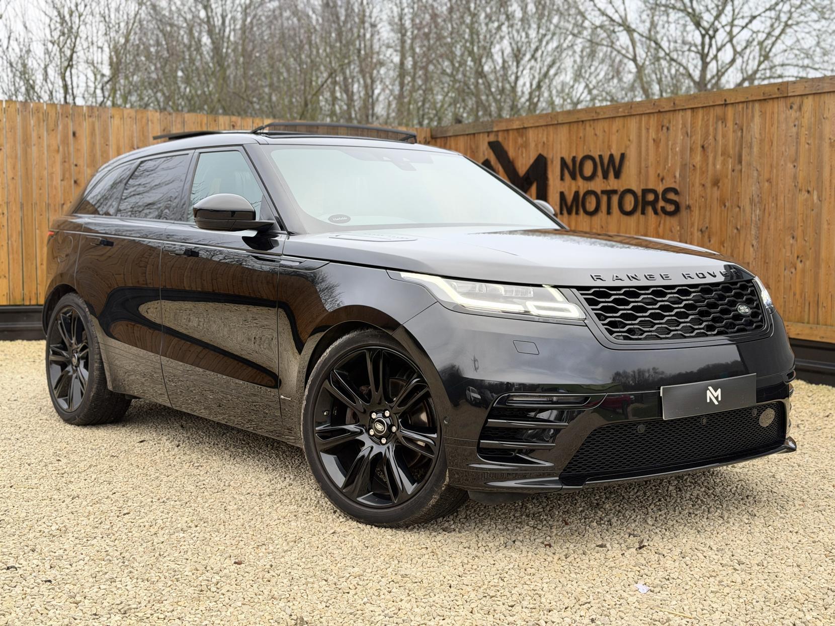 Land Rover Range Rover Velar 3.0 D300 R-Dynamic HSE SUV 5dr Diesel Auto 4WD Euro 6 (s/s) (300 ps)