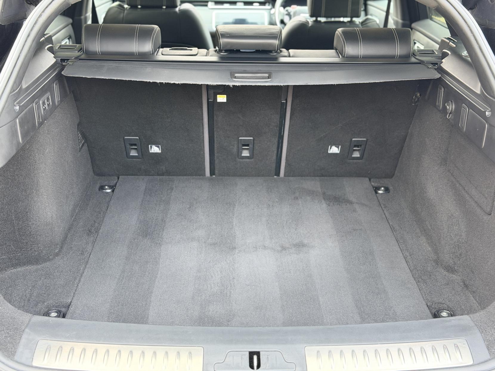 Land Rover Range Rover Velar 3.0 D300 R-Dynamic HSE SUV 5dr Diesel Auto 4WD Euro 6 (s/s) (300 ps)