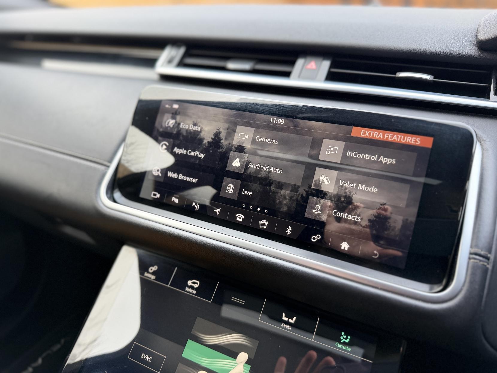 Land Rover Range Rover Velar 3.0 D300 R-Dynamic HSE SUV 5dr Diesel Auto 4WD Euro 6 (s/s) (300 ps)