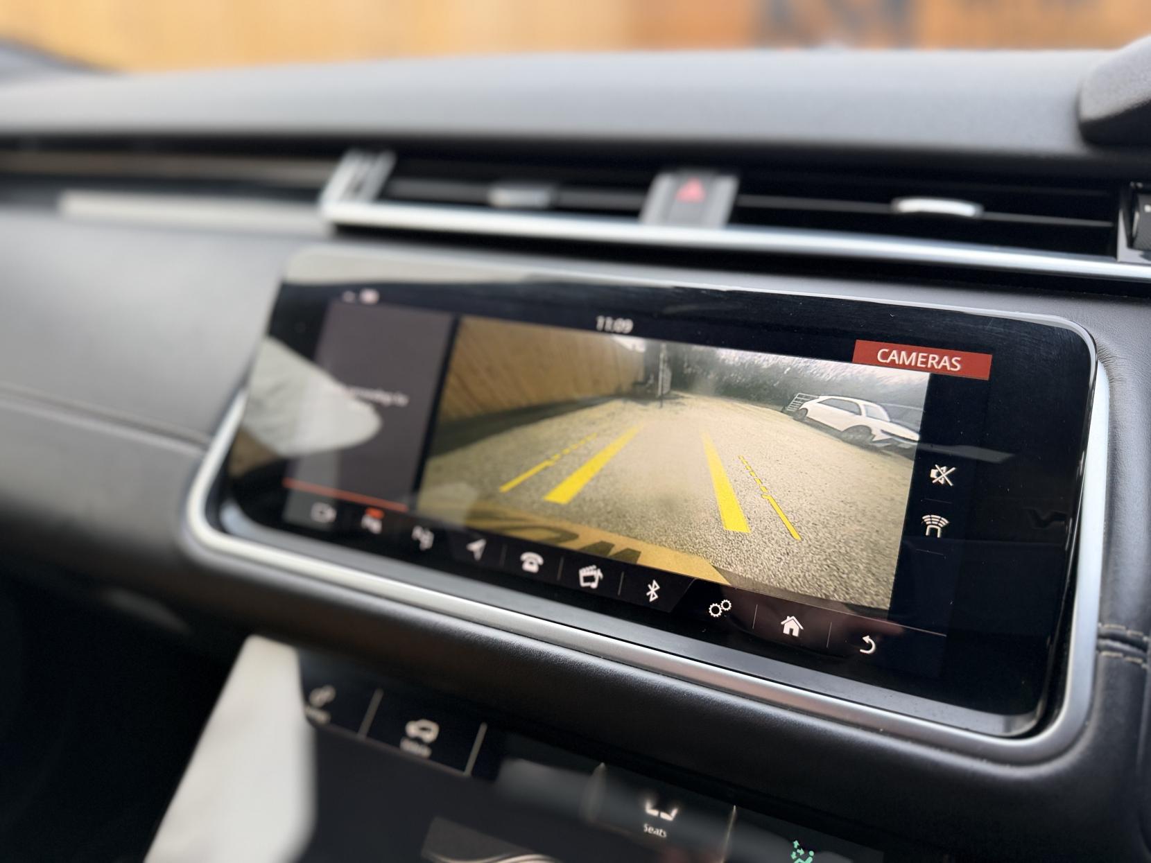 Land Rover Range Rover Velar 3.0 D300 R-Dynamic HSE SUV 5dr Diesel Auto 4WD Euro 6 (s/s) (300 ps)