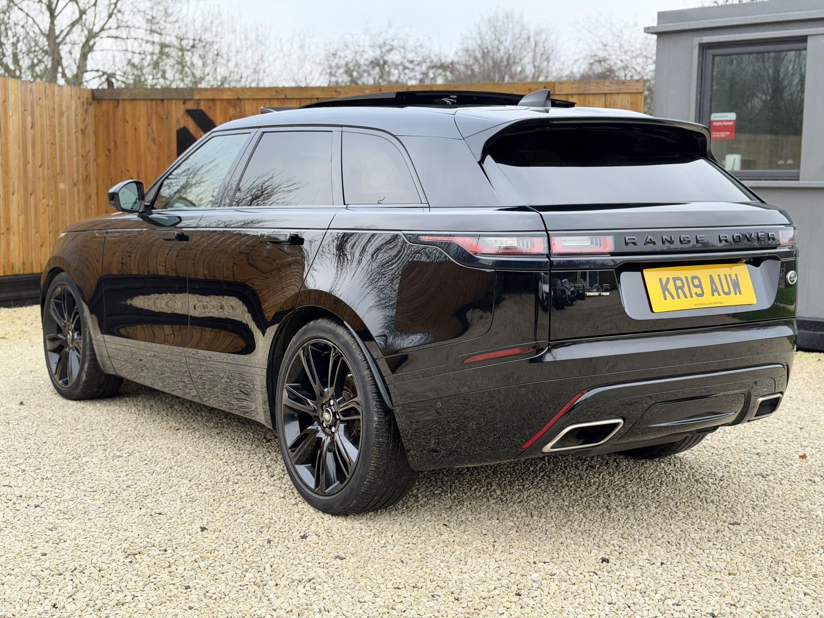 Land Rover Range Rover Velar 3.0 D300 R-Dynamic HSE SUV 5dr Diesel Auto 4WD Euro 6 (s/s) (300 ps)