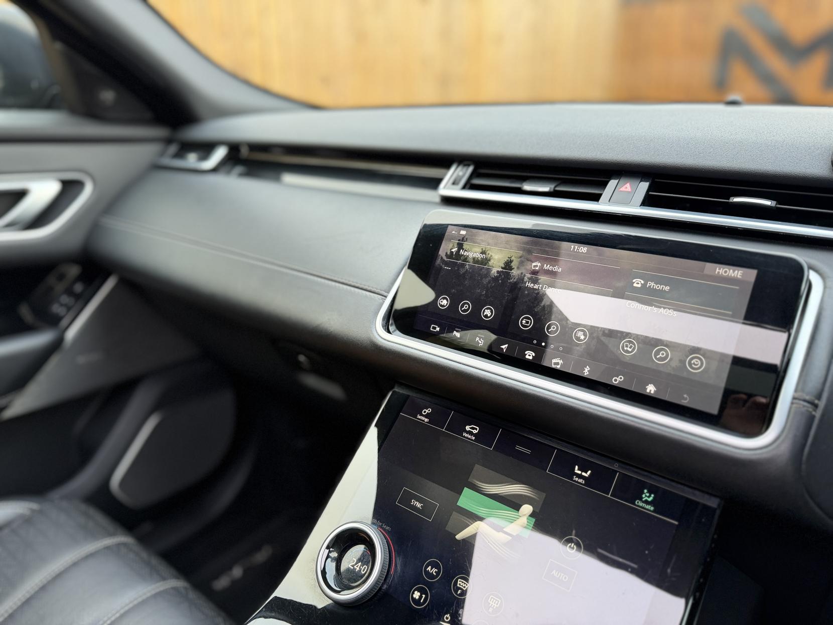 Land Rover Range Rover Velar 3.0 D300 R-Dynamic HSE SUV 5dr Diesel Auto 4WD Euro 6 (s/s) (300 ps)