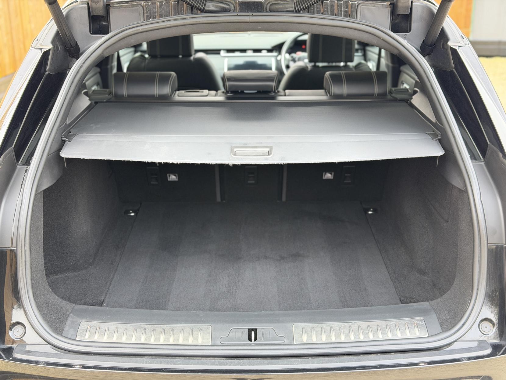 Land Rover Range Rover Velar 3.0 D300 R-Dynamic HSE SUV 5dr Diesel Auto 4WD Euro 6 (s/s) (300 ps)