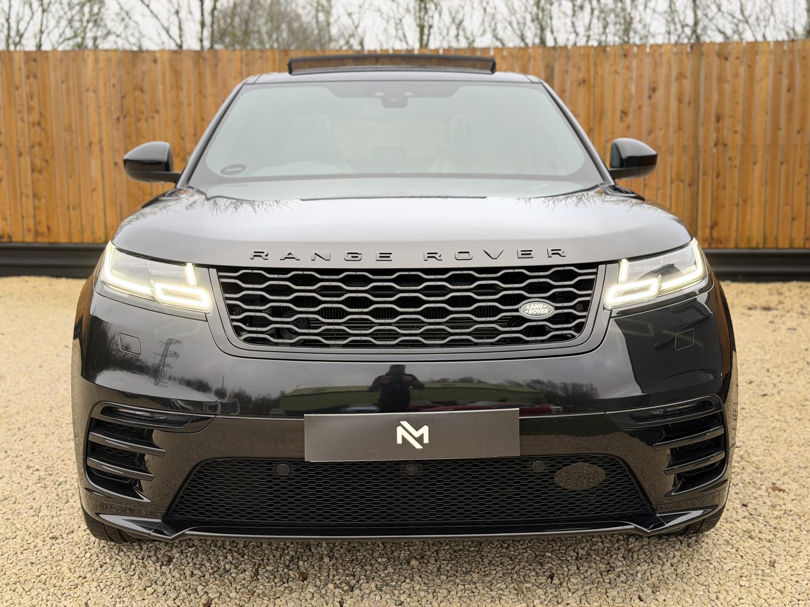 Land Rover Range Rover Velar 3.0 D300 R-Dynamic HSE SUV 5dr Diesel Auto 4WD Euro 6 (s/s) (300 ps)