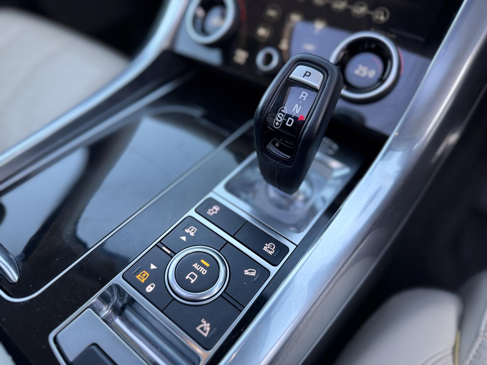 Land Rover Range Rover Sport 4.4 SD V8 Autobiography Dynamic SUV 5dr Diesel Auto 4WD Euro 6 (s/s) (339 ps)