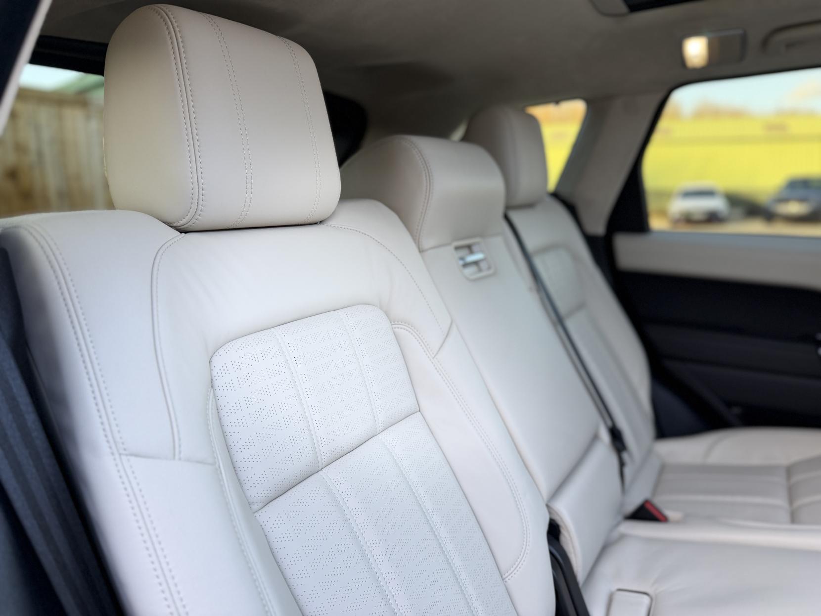 Land Rover Range Rover Sport 4.4 SD V8 Autobiography Dynamic SUV 5dr Diesel Auto 4WD Euro 6 (s/s) (339 ps)