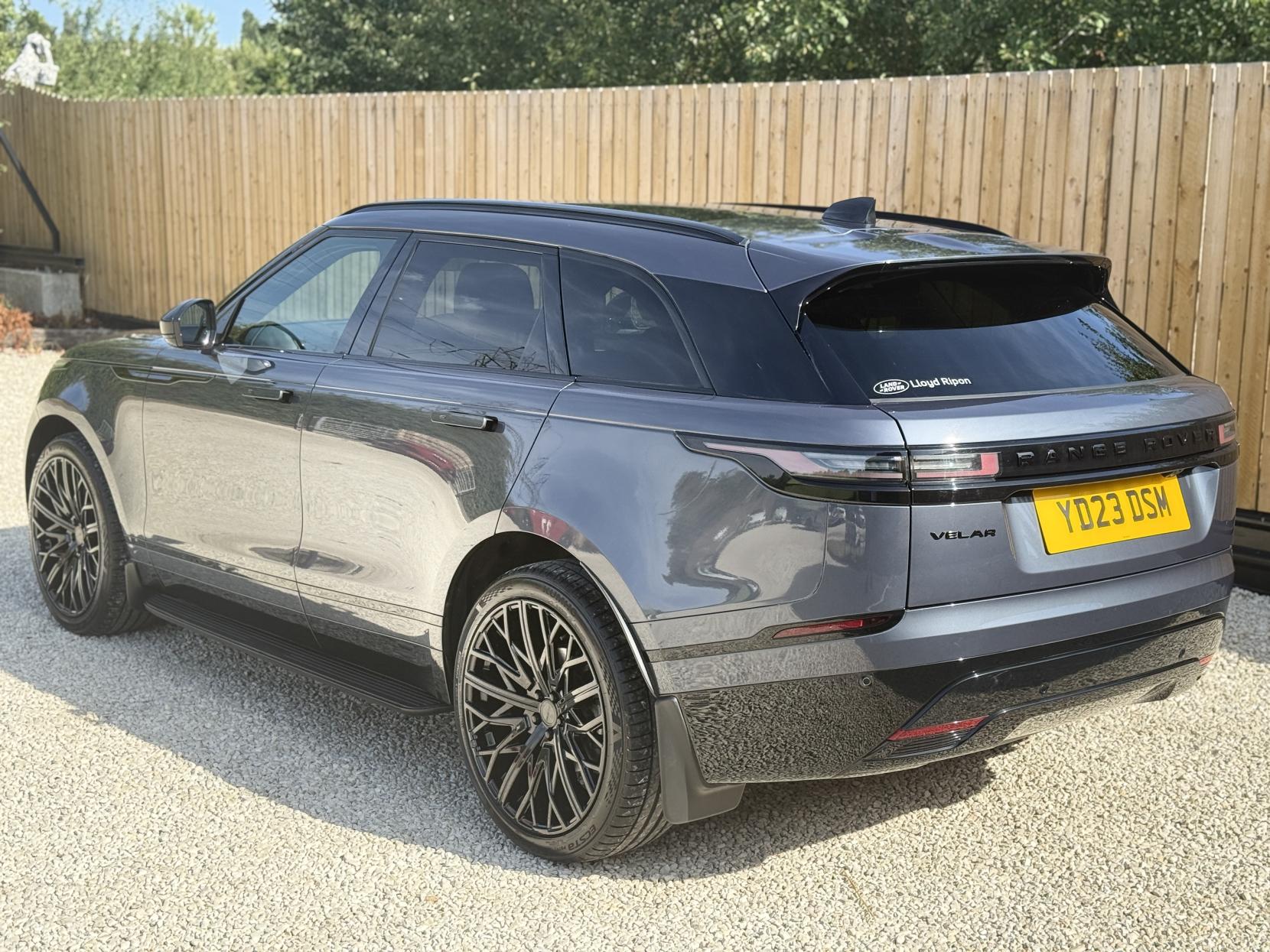 Land Rover Range Rover Velar 3.0 D300 MHEV Dynamic SE SUV 5dr Diesel Auto 4WD Euro 6 (s/s) (300 ps)