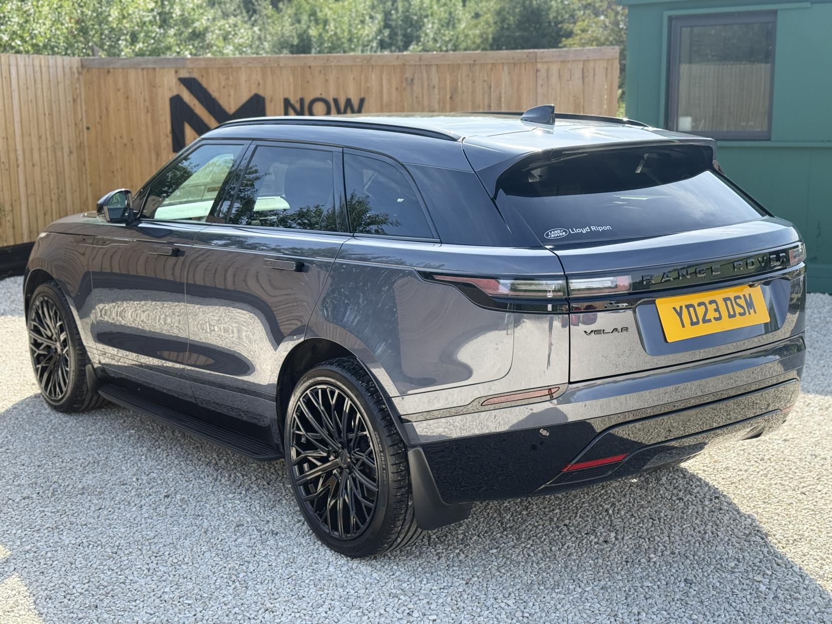 Land Rover Range Rover Velar 3.0 D300 MHEV Dynamic SE SUV 5dr Diesel Auto 4WD Euro 6 (s/s) (300 ps)