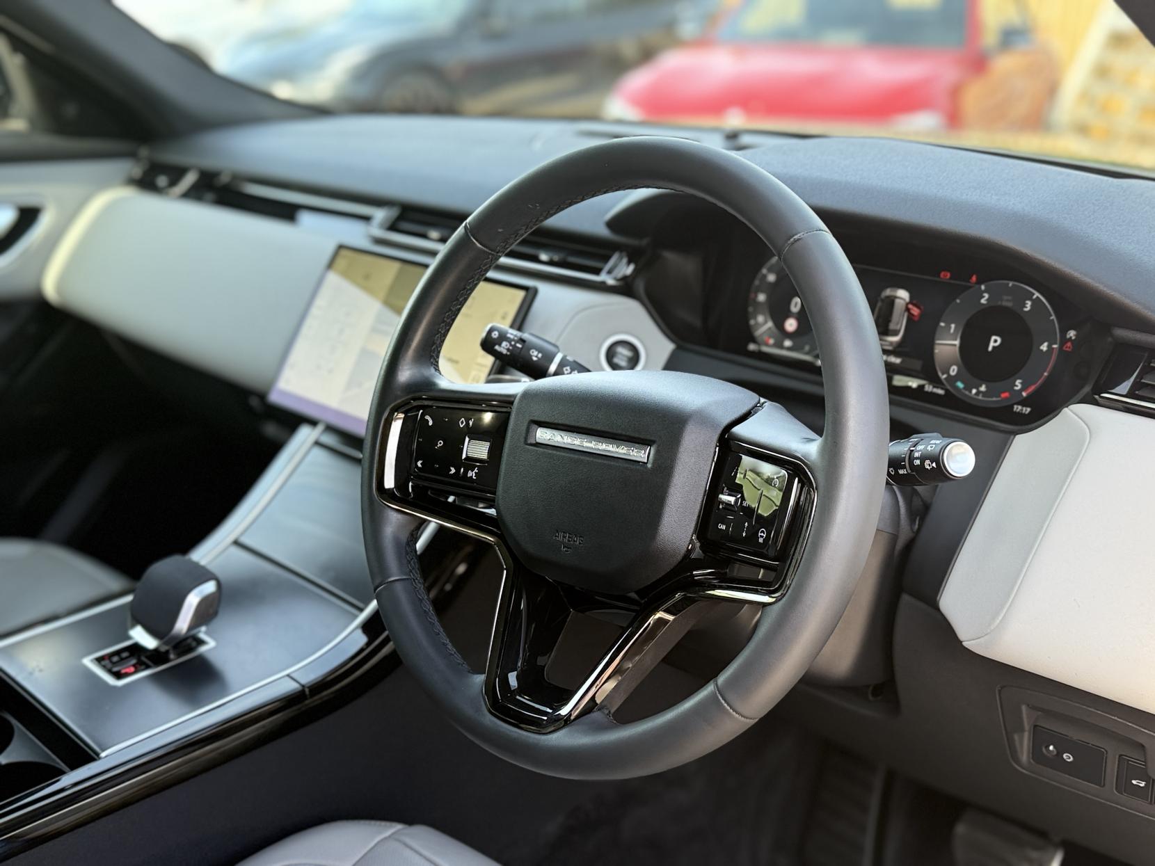 Land Rover Range Rover Velar 3.0 D300 MHEV Dynamic SE SUV 5dr Diesel Auto 4WD Euro 6 (s/s) (300 ps)
