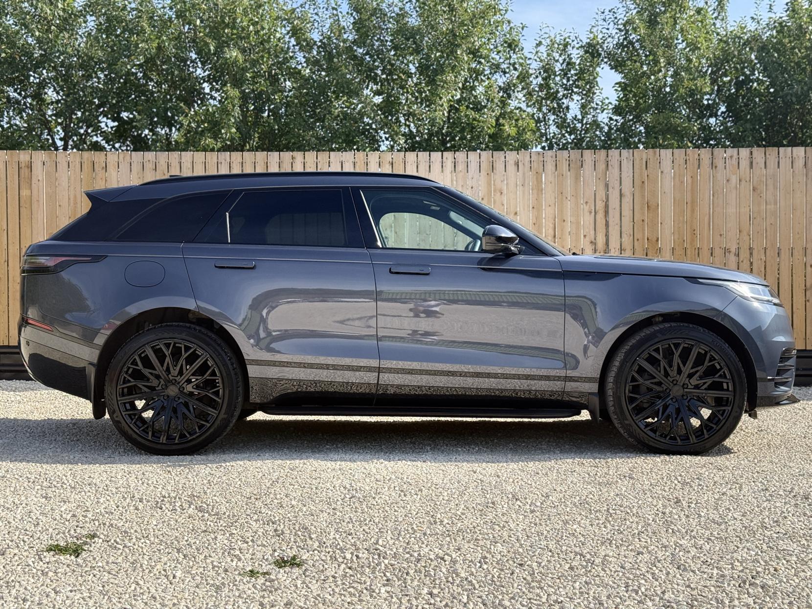 Land Rover Range Rover Velar 3.0 D300 MHEV Dynamic SE SUV 5dr Diesel Auto 4WD Euro 6 (s/s) (300 ps)