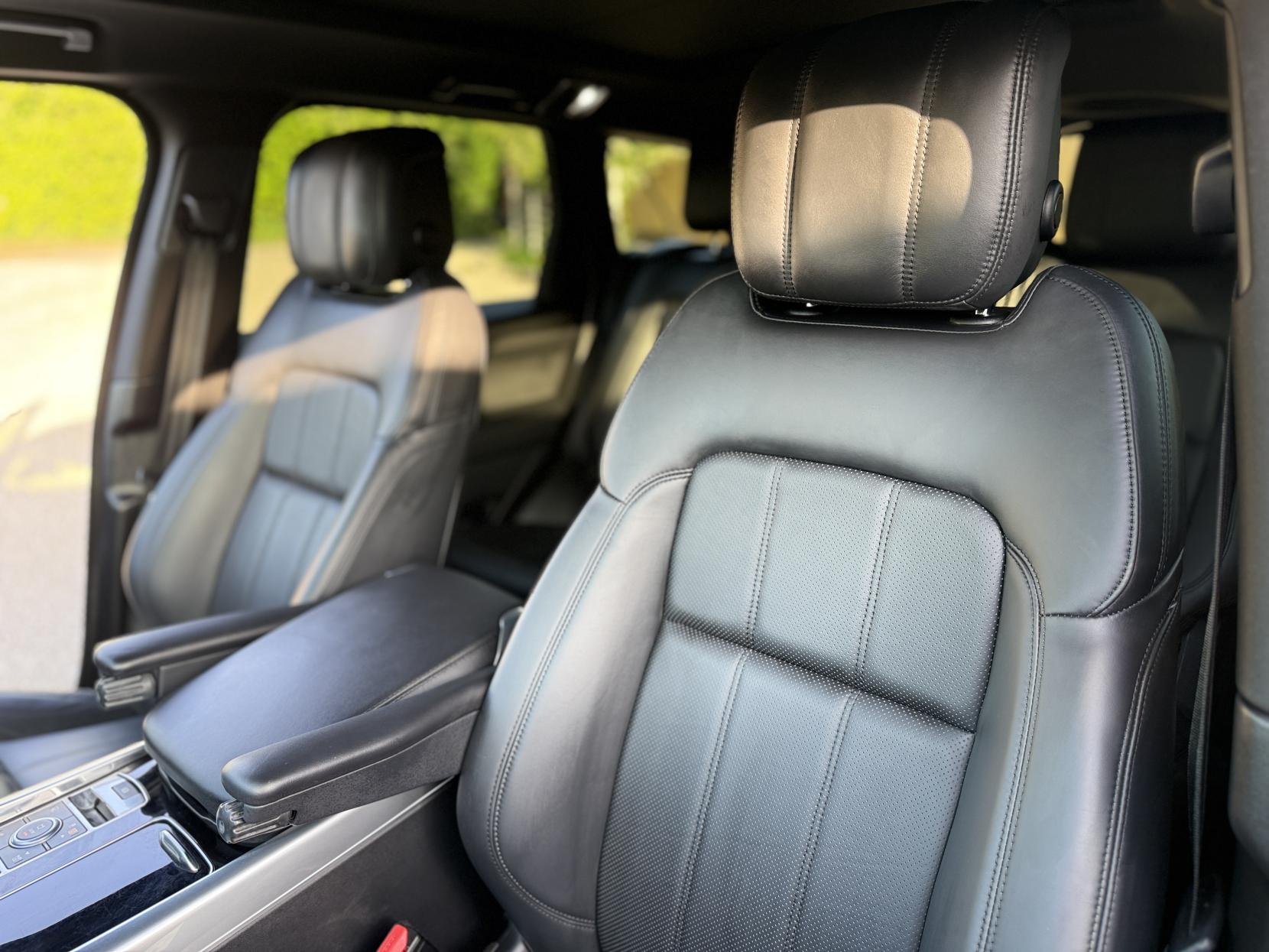Land Rover Range Rover Sport 2.0 P400e 13.1kWh HSE Dynamic Black SUV 5dr Petrol Plug-in Hybrid Auto 4WD Euro 6 (s/s) (404 ps)