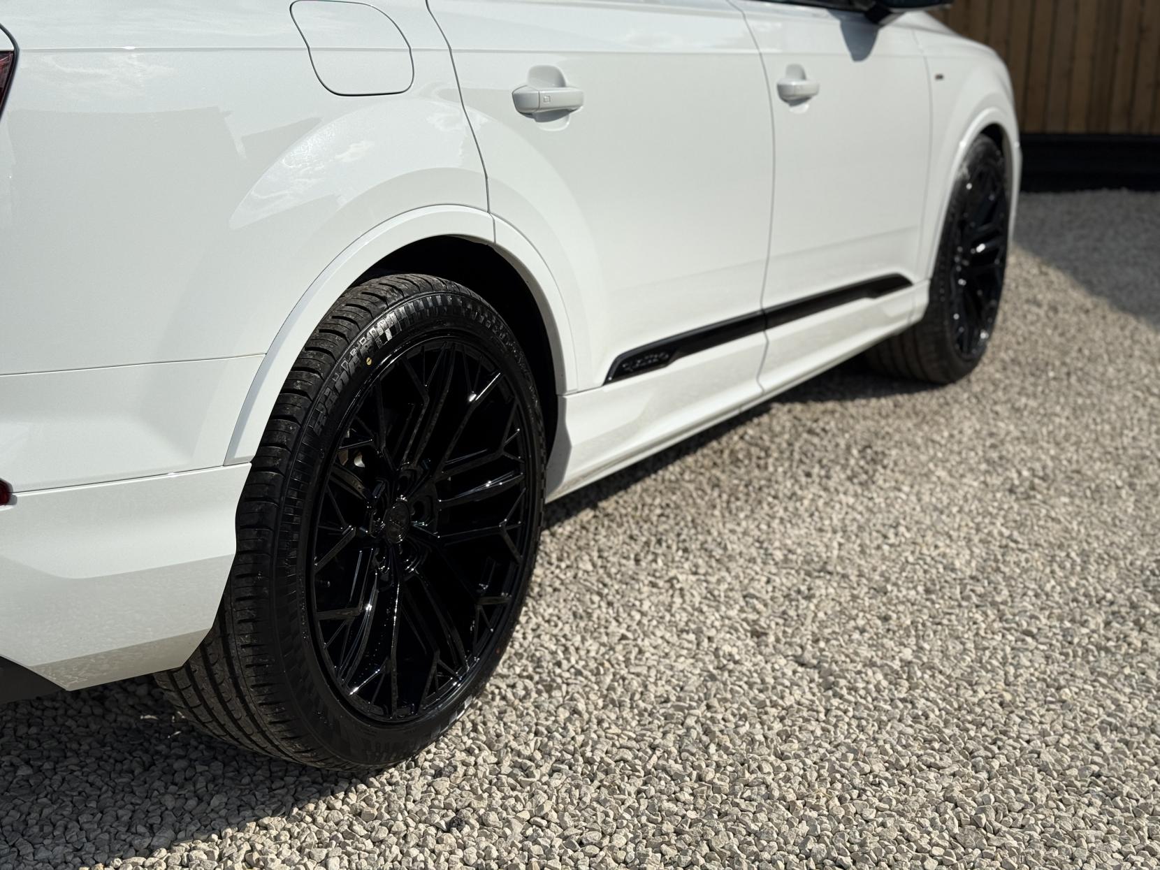 Audi Q7 3.0 TFSI V6 55 Black Edition SUV 5dr Petrol Tiptronic quattro Euro 6 (s/s) (340 ps)