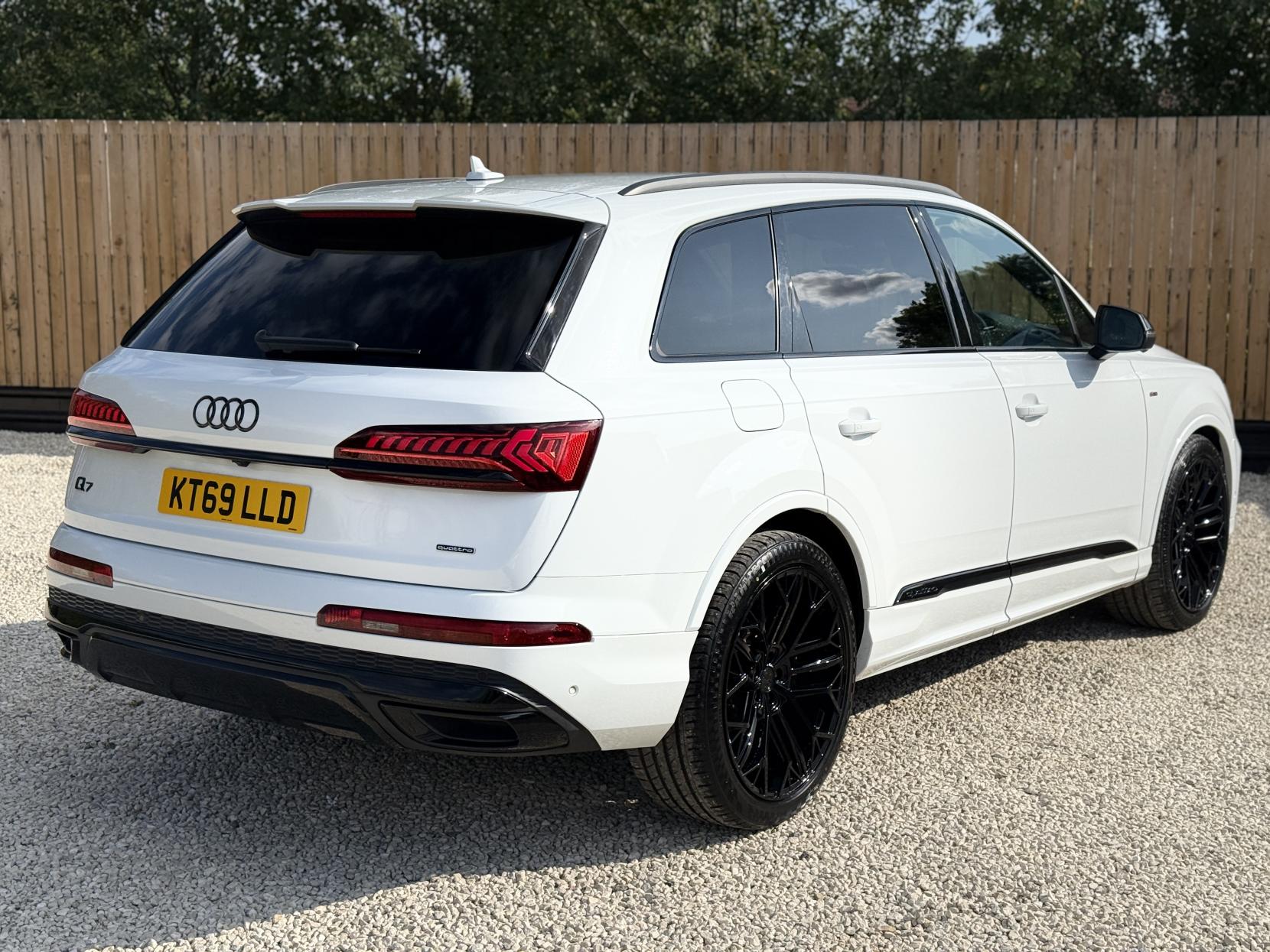 Audi Q7 3.0 TFSI V6 55 Black Edition SUV 5dr Petrol Tiptronic quattro Euro 6 (s/s) (340 ps)
