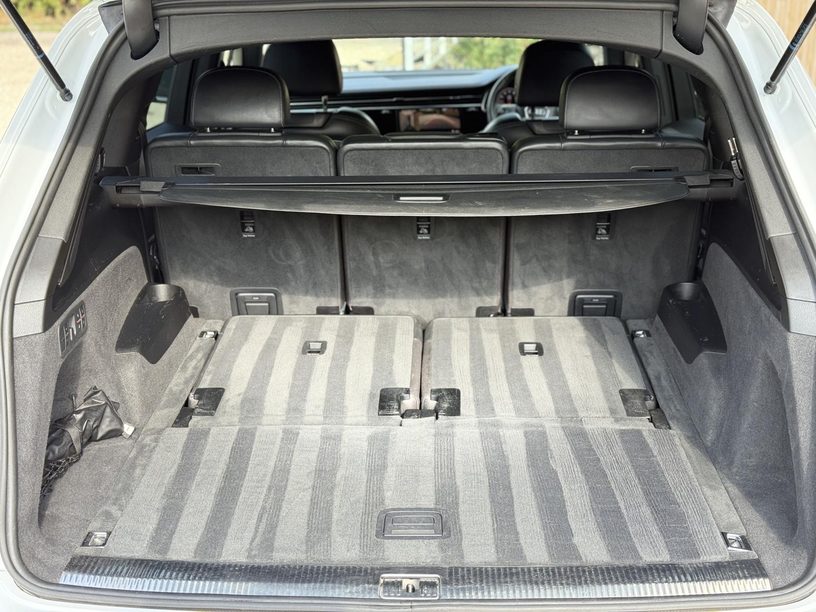 Audi Q7 3.0 TFSI V6 55 Black Edition SUV 5dr Petrol Tiptronic quattro Euro 6 (s/s) (340 ps)
