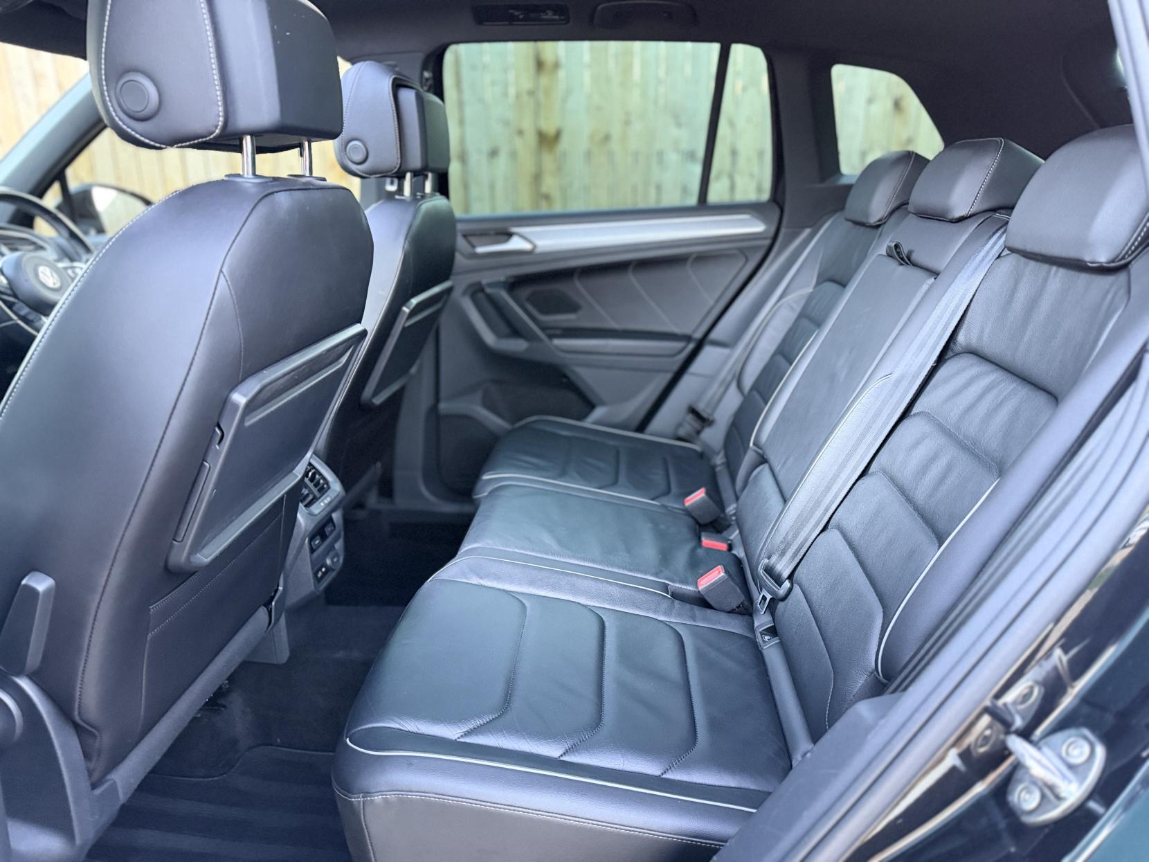 Volkswagen Tiguan 2.0 TDI R-Line Tech SUV 5dr Diesel DSG Euro 6 (s/s) (150 ps)