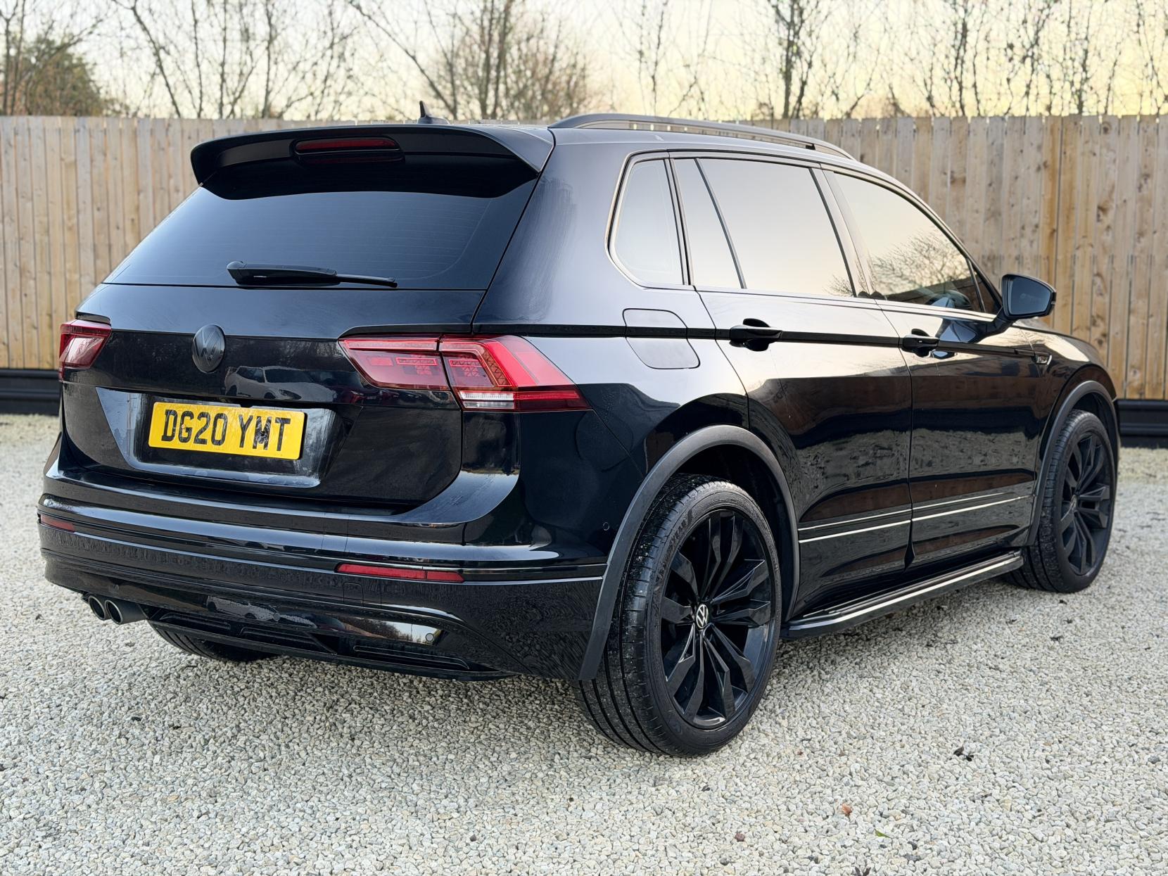 Volkswagen Tiguan 2.0 TDI R-Line Tech SUV 5dr Diesel DSG Euro 6 (s/s) (150 ps)