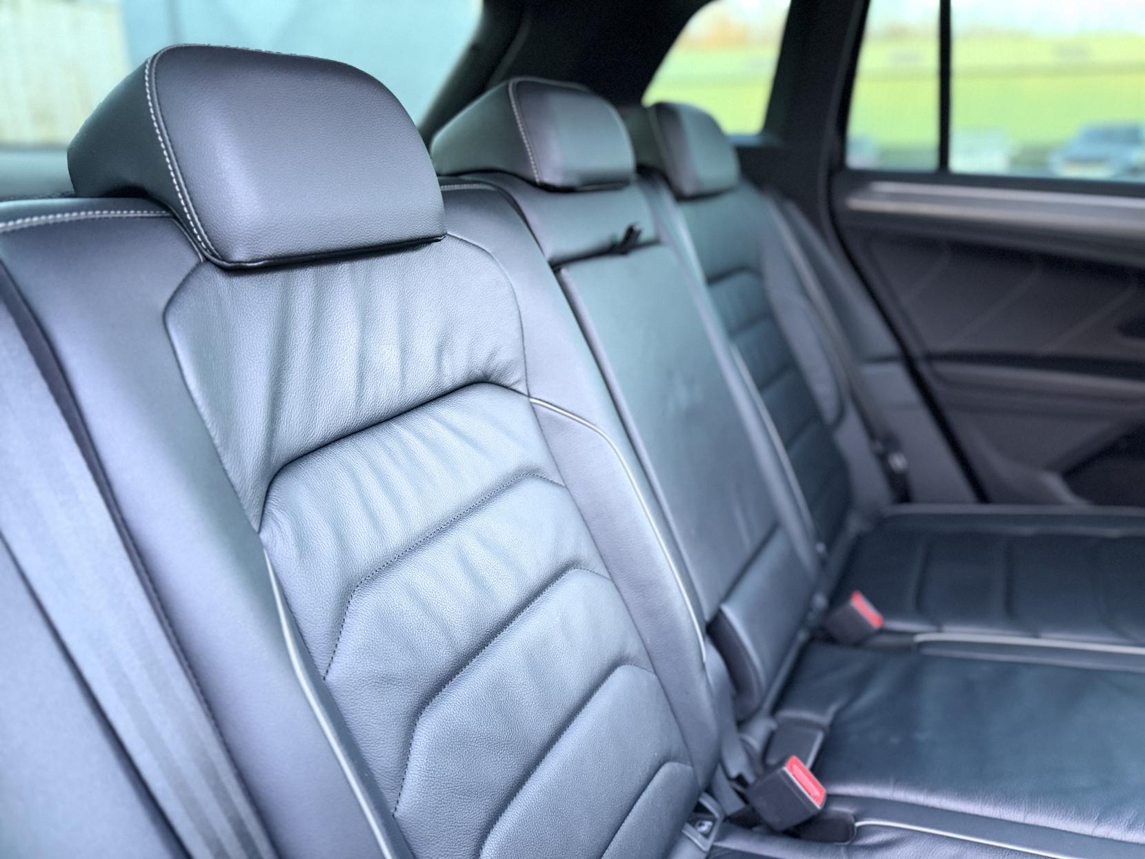 Volkswagen Tiguan 2.0 TDI R-Line Tech SUV 5dr Diesel DSG Euro 6 (s/s) (150 ps)