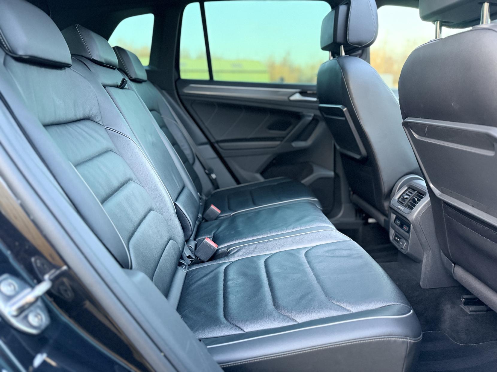 Volkswagen Tiguan 2.0 TDI R-Line Tech SUV 5dr Diesel DSG Euro 6 (s/s) (150 ps)