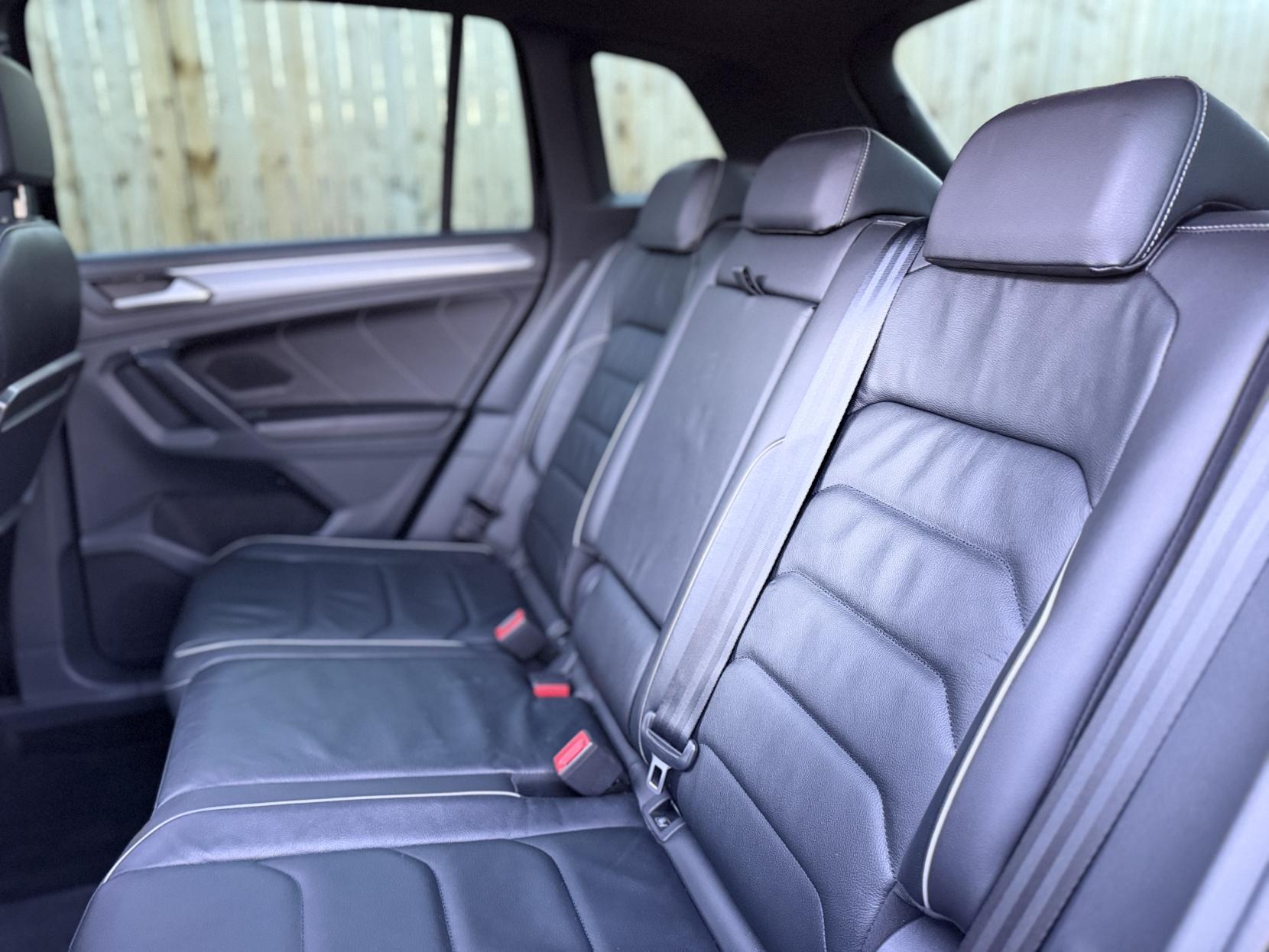 Volkswagen Tiguan 2.0 TDI R-Line Tech SUV 5dr Diesel DSG Euro 6 (s/s) (150 ps)