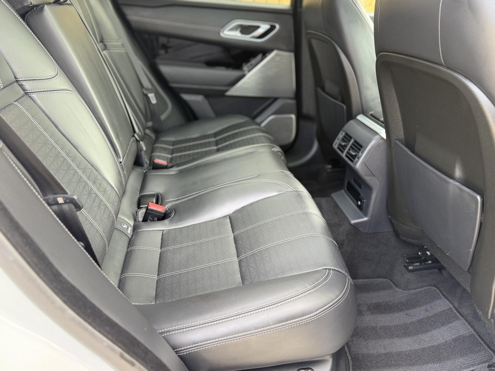 Land Rover Range Rover Velar 3.0 D300 R-Dynamic HSE SUV 5dr Diesel Auto 4WD Euro 6 (s/s) (300 ps)