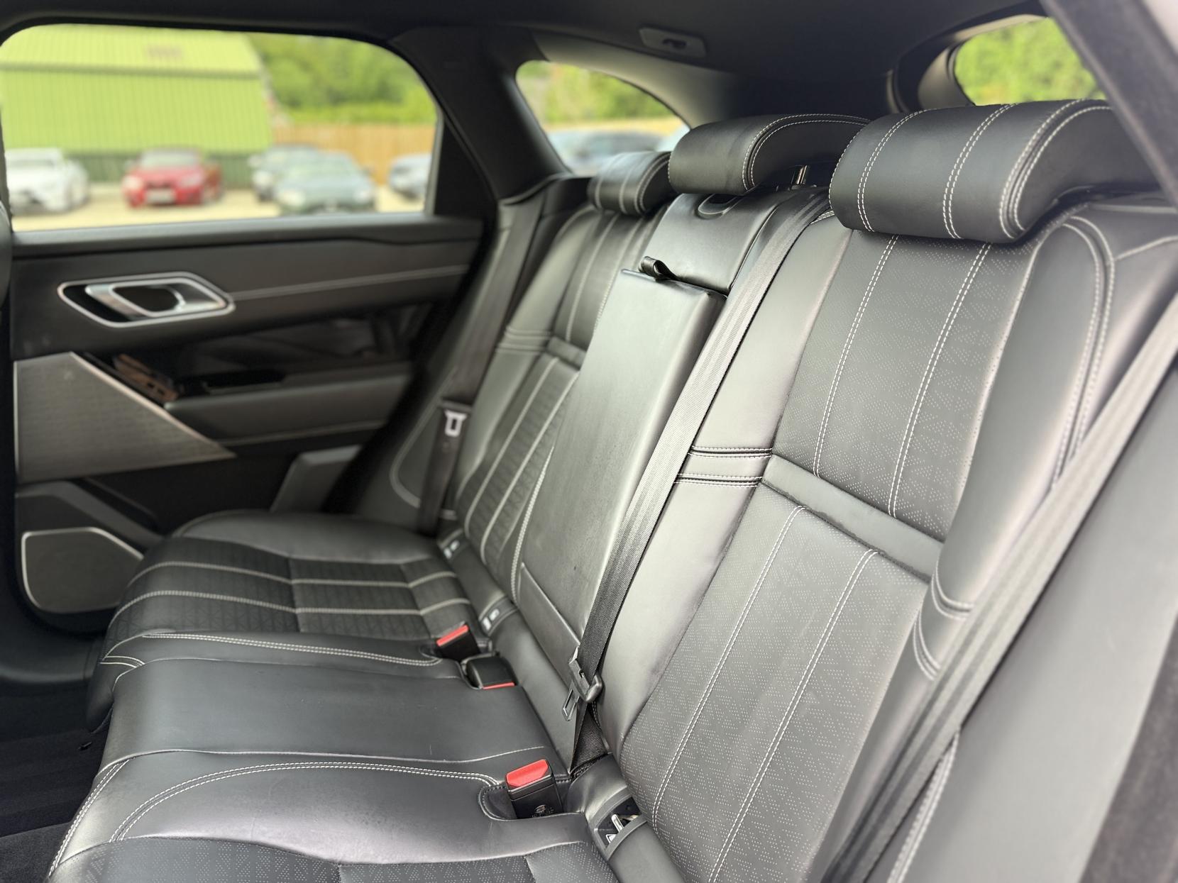 Land Rover Range Rover Velar 3.0 D300 R-Dynamic HSE SUV 5dr Diesel Auto 4WD Euro 6 (s/s) (300 ps)