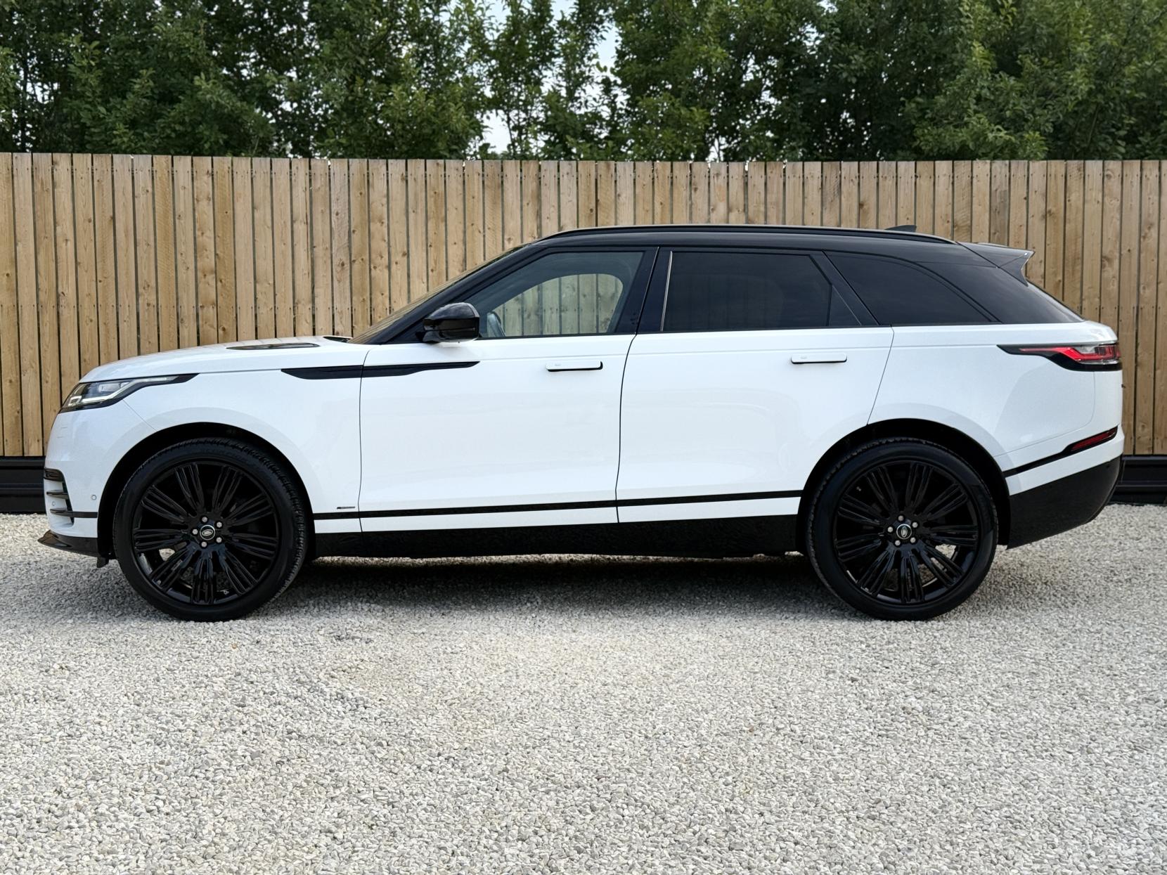 Land Rover Range Rover Velar 3.0 D300 R-Dynamic HSE SUV 5dr Diesel Auto 4WD Euro 6 (s/s) (300 ps)