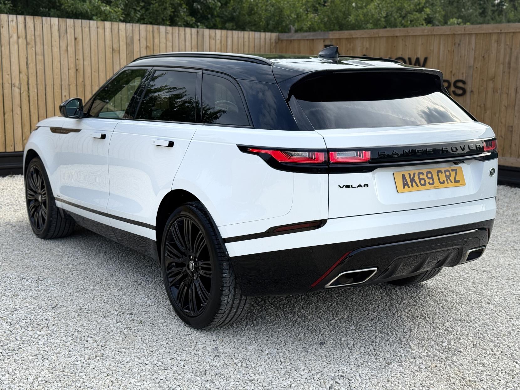 Land Rover Range Rover Velar 3.0 D300 R-Dynamic HSE SUV 5dr Diesel Auto 4WD Euro 6 (s/s) (300 ps)