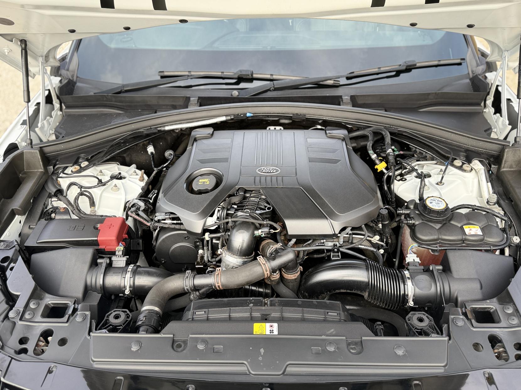 Land Rover Range Rover Velar 3.0 D300 R-Dynamic HSE SUV 5dr Diesel Auto 4WD Euro 6 (s/s) (300 ps)