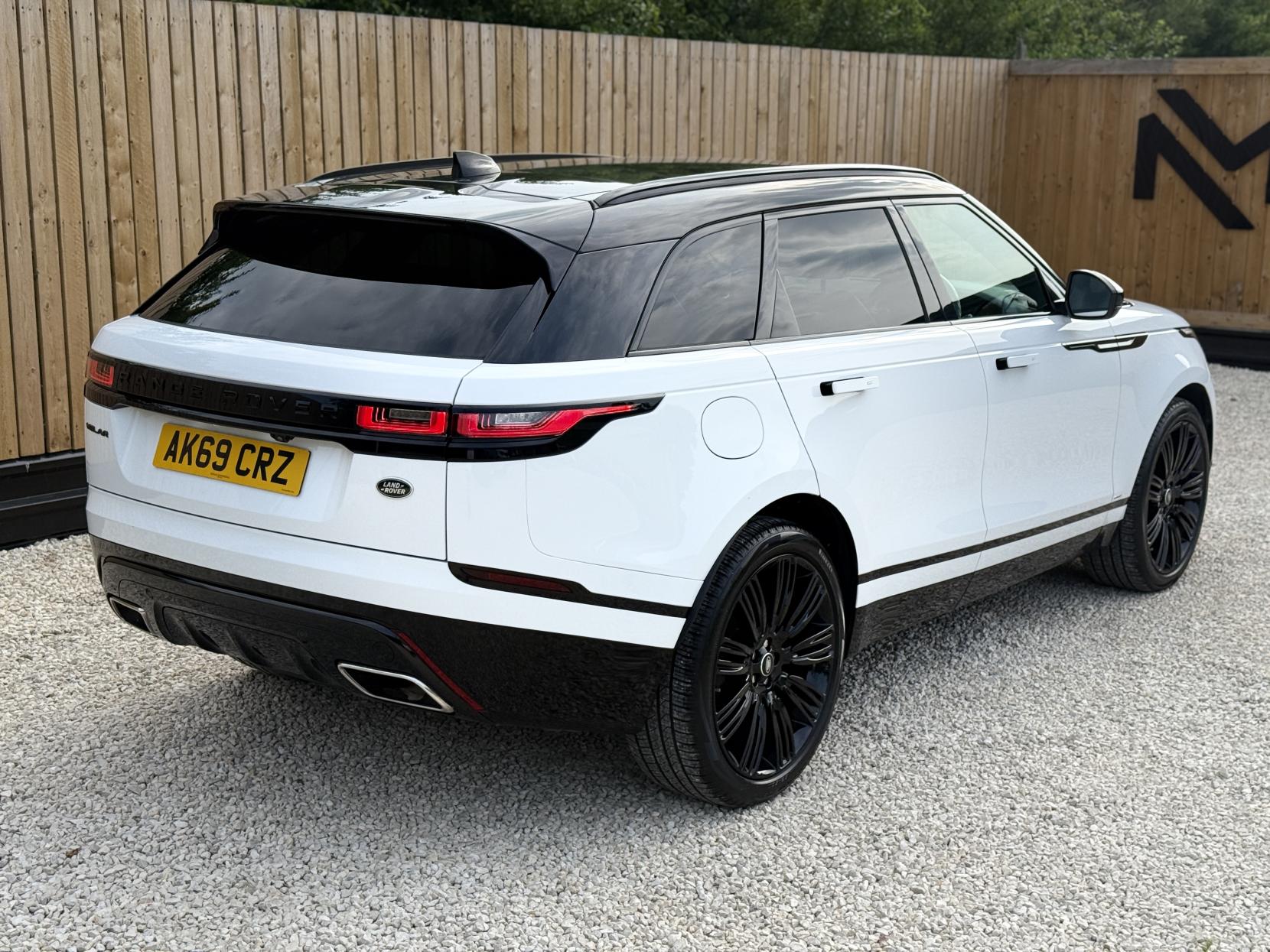 Land Rover Range Rover Velar 3.0 D300 R-Dynamic HSE SUV 5dr Diesel Auto 4WD Euro 6 (s/s) (300 ps)