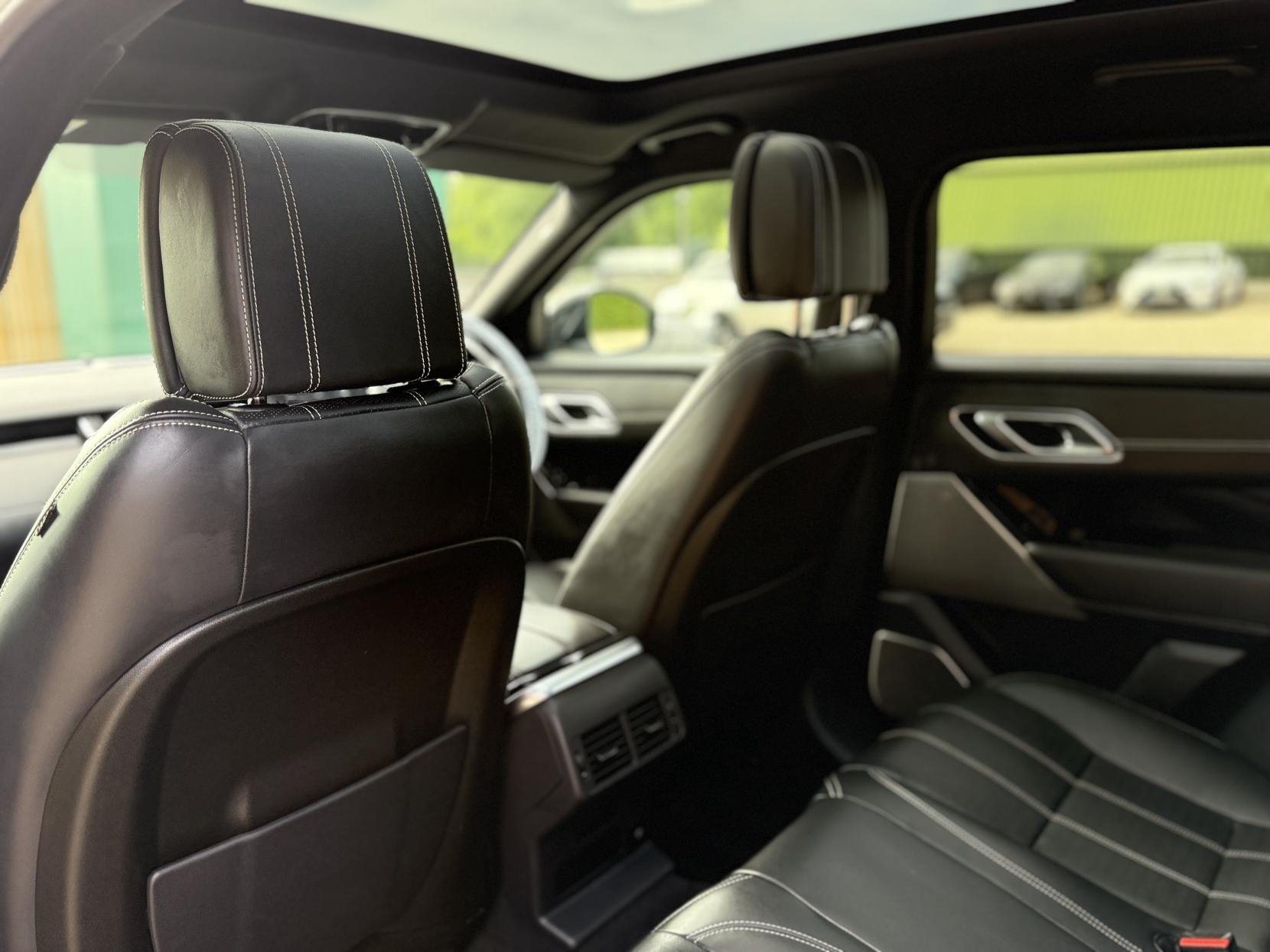 Land Rover Range Rover Velar 3.0 D300 R-Dynamic HSE SUV 5dr Diesel Auto 4WD Euro 6 (s/s) (300 ps)