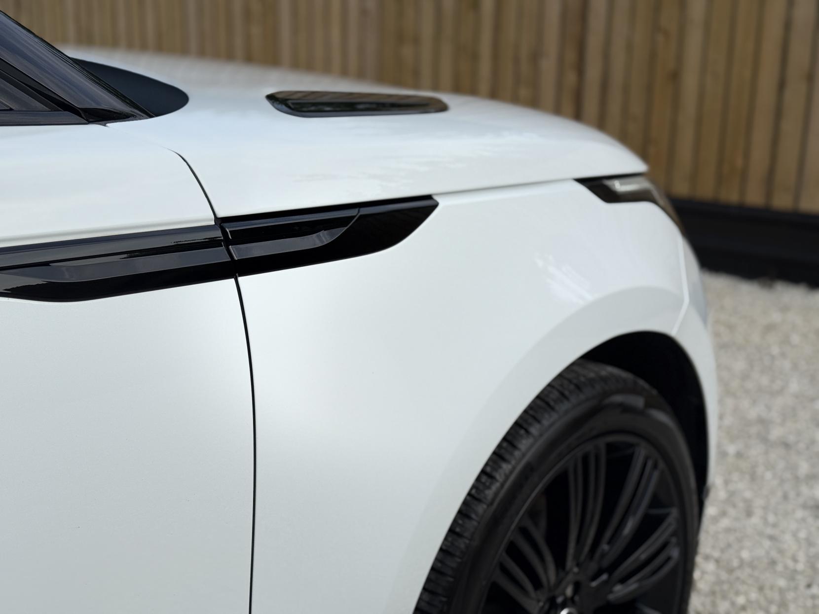Land Rover Range Rover Velar 3.0 D300 R-Dynamic HSE SUV 5dr Diesel Auto 4WD Euro 6 (s/s) (300 ps)