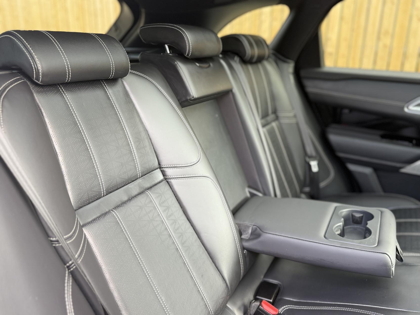 Land Rover Range Rover Velar 3.0 D300 R-Dynamic HSE SUV 5dr Diesel Auto 4WD Euro 6 (s/s) (300 ps)