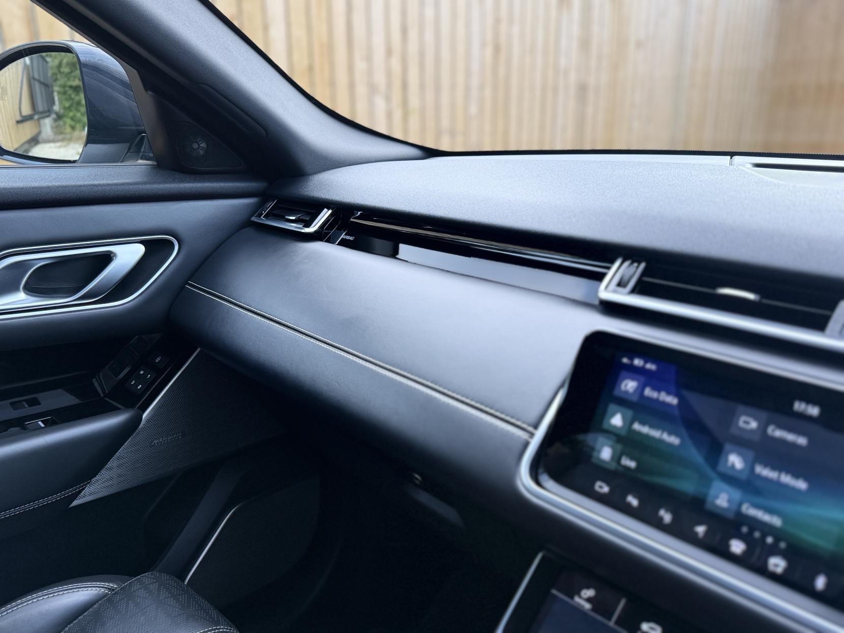 Land Rover Range Rover Velar 3.0 D300 R-Dynamic HSE SUV 5dr Diesel Auto 4WD Euro 6 (s/s) (300 ps)